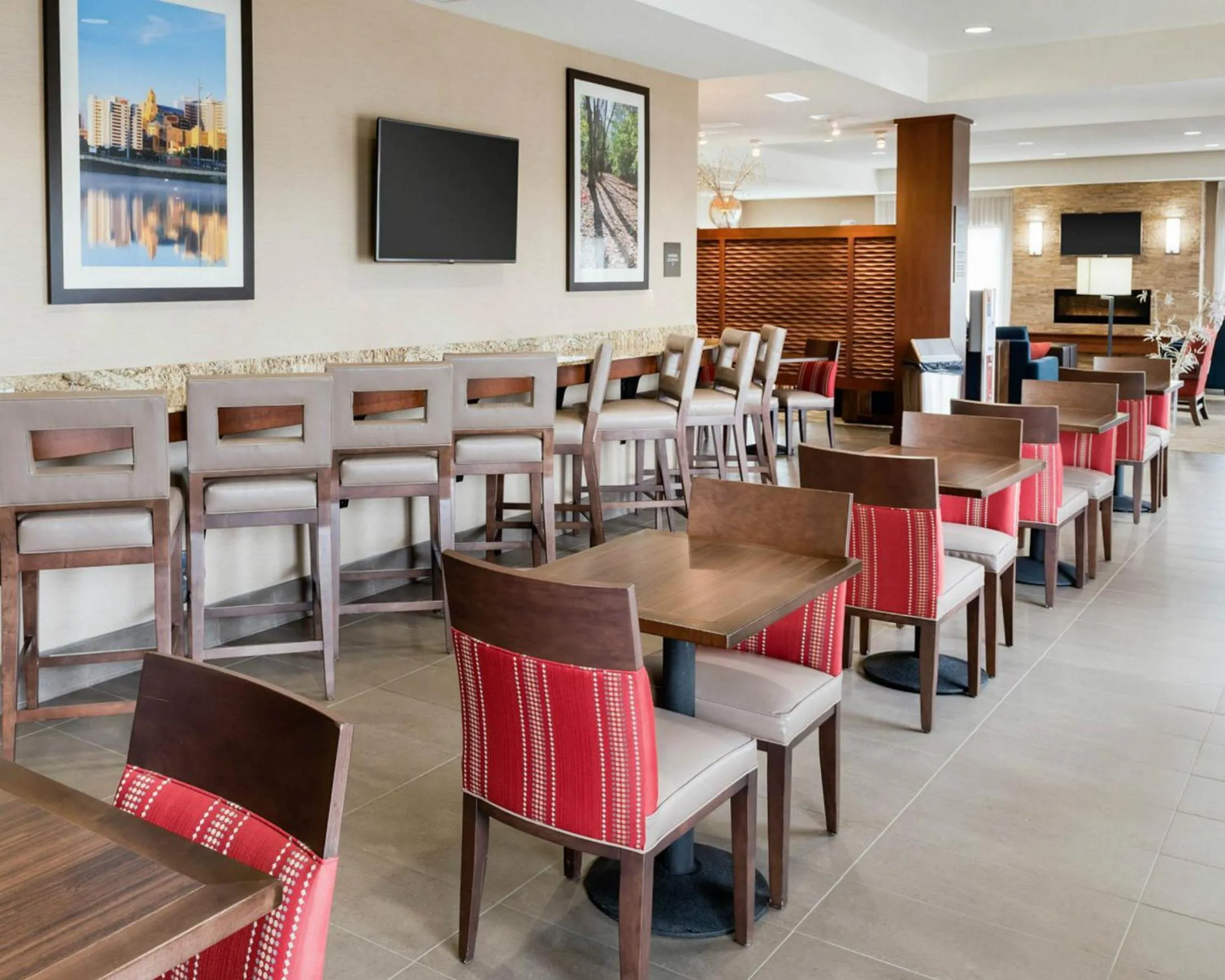 Food and drinks in Comfort Inn & Suites West - Medical Center