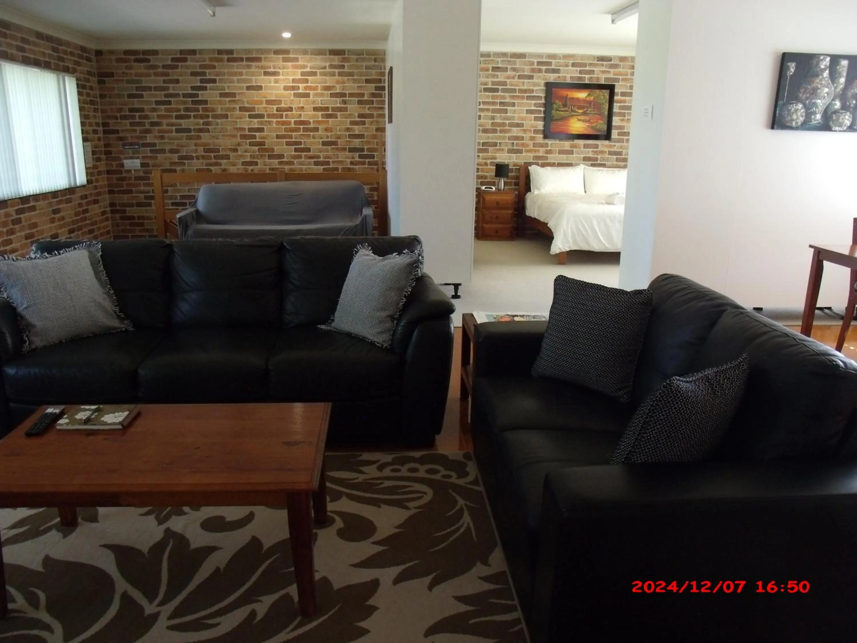 Lounge or bar in Emerald Tropical Palms B & B