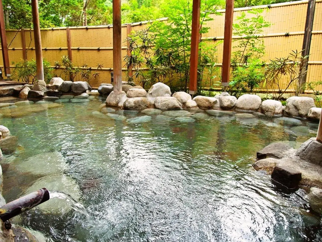 Hot Spring Bath in Resort Hotel Tateshina