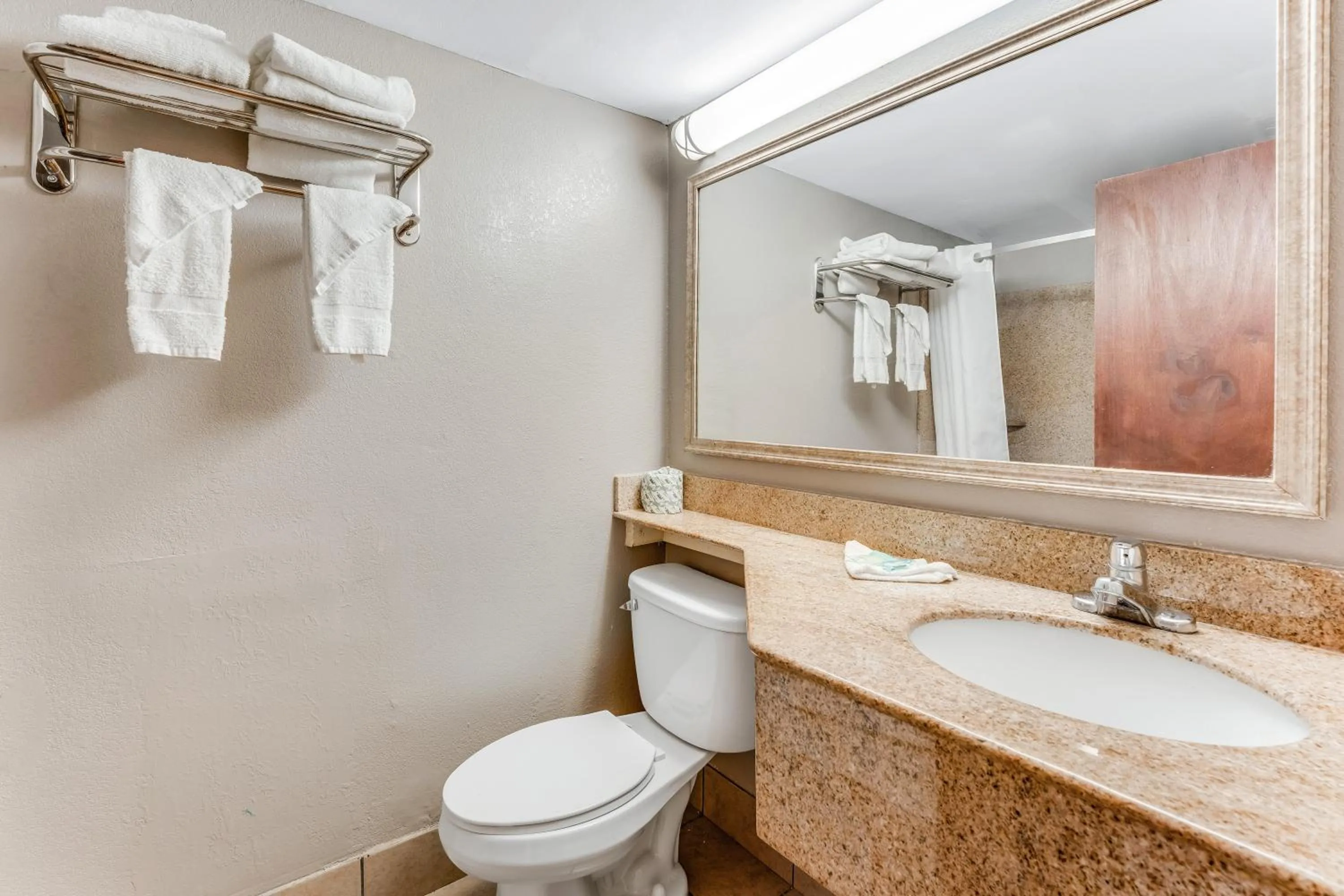 Red Carpet Inn & Suites