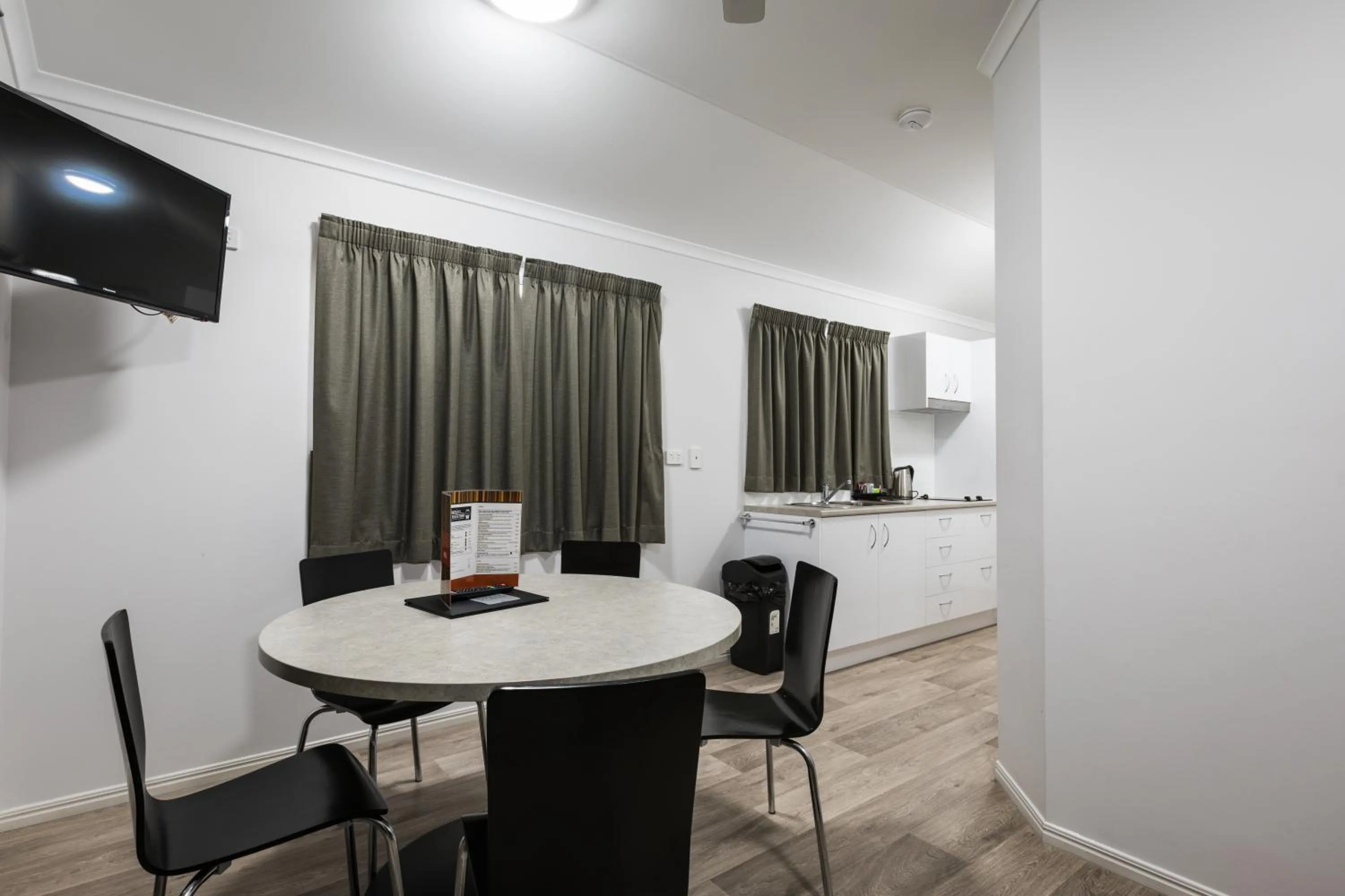 TV and multimedia in Hotel Settlers