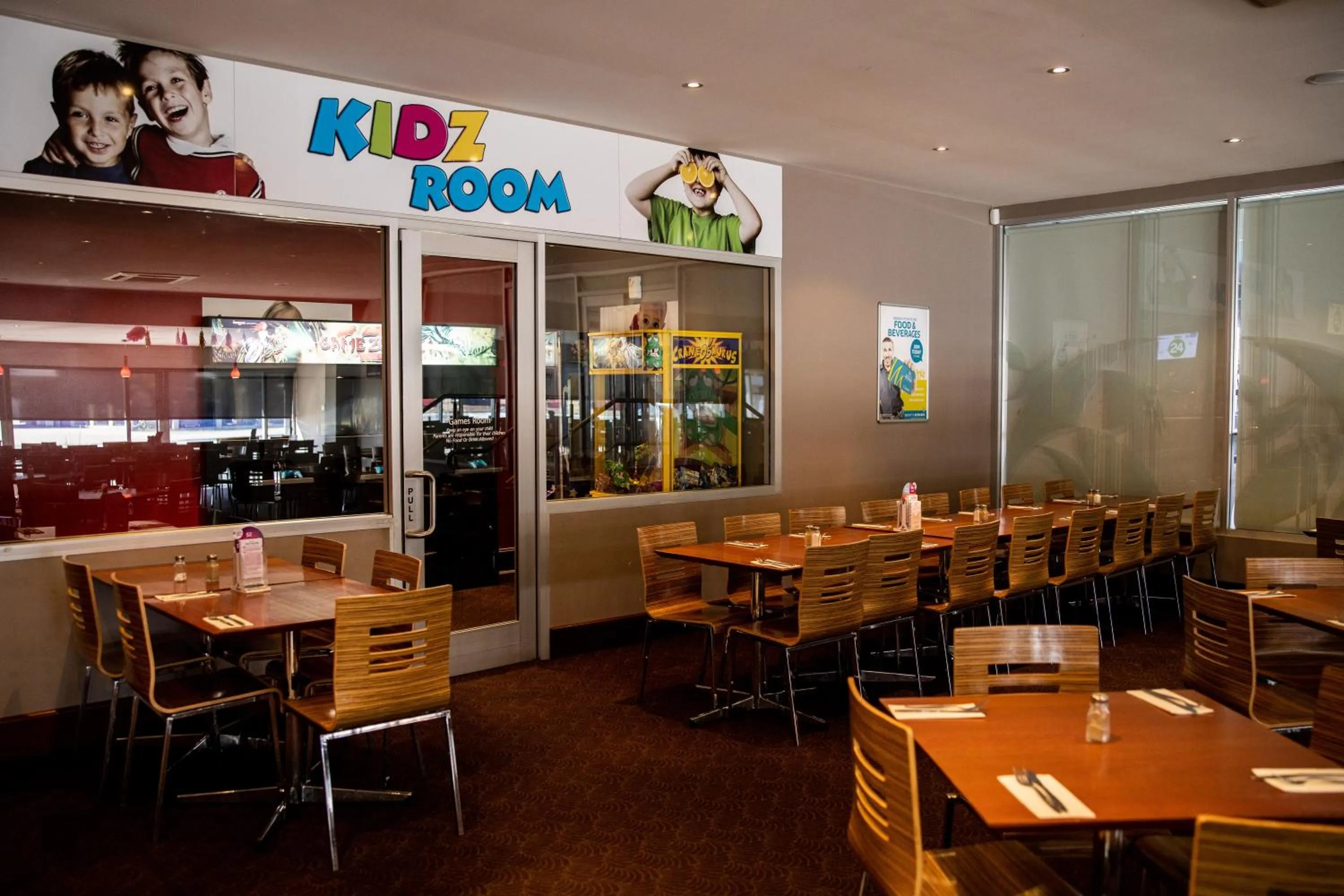 Restaurant/places to eat in Hotel Settlers