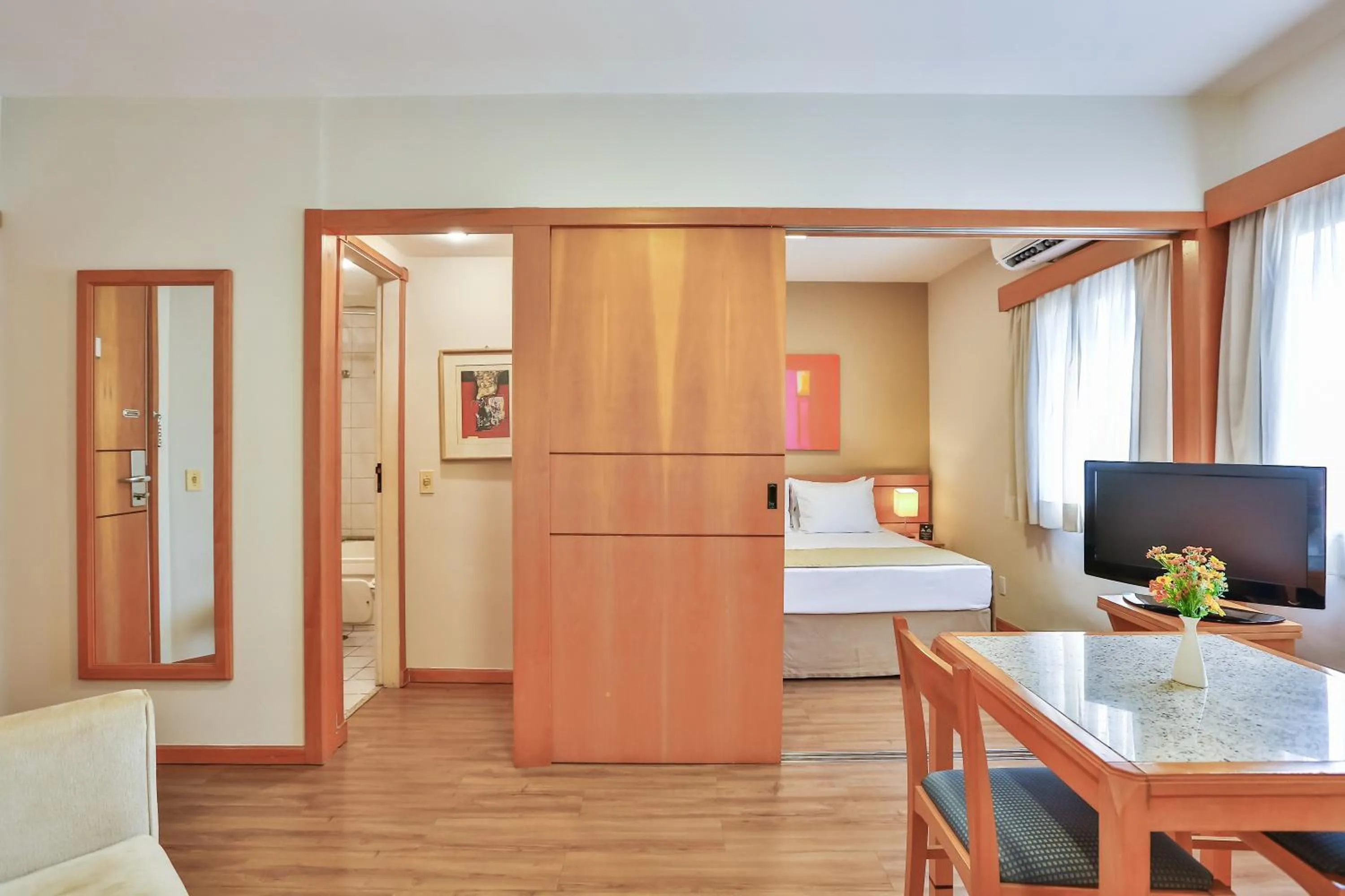 Photo of the whole room in Hampton Park São Paulo Jardins