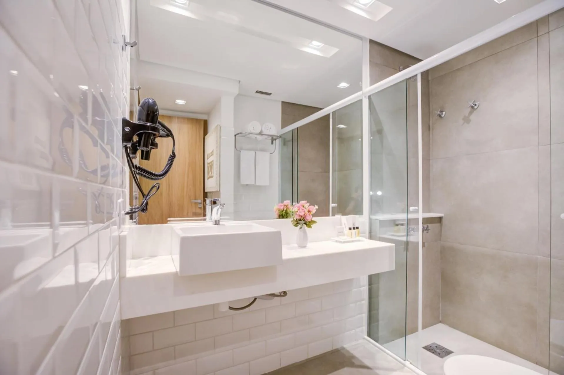 Bathroom in Hampton Park São Paulo Jardins