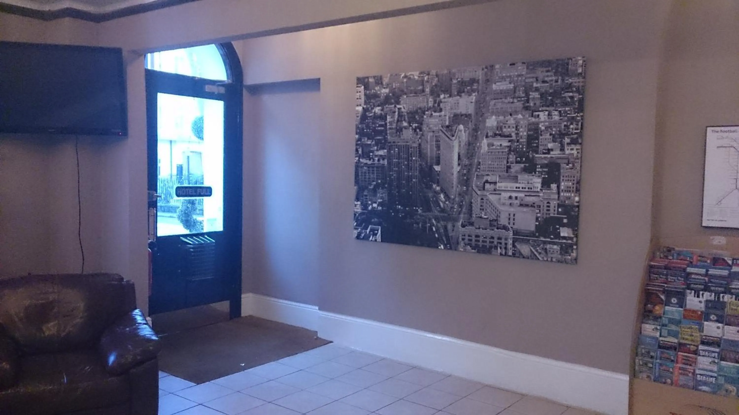 Lobby or reception in Hyde Park Court Hotel