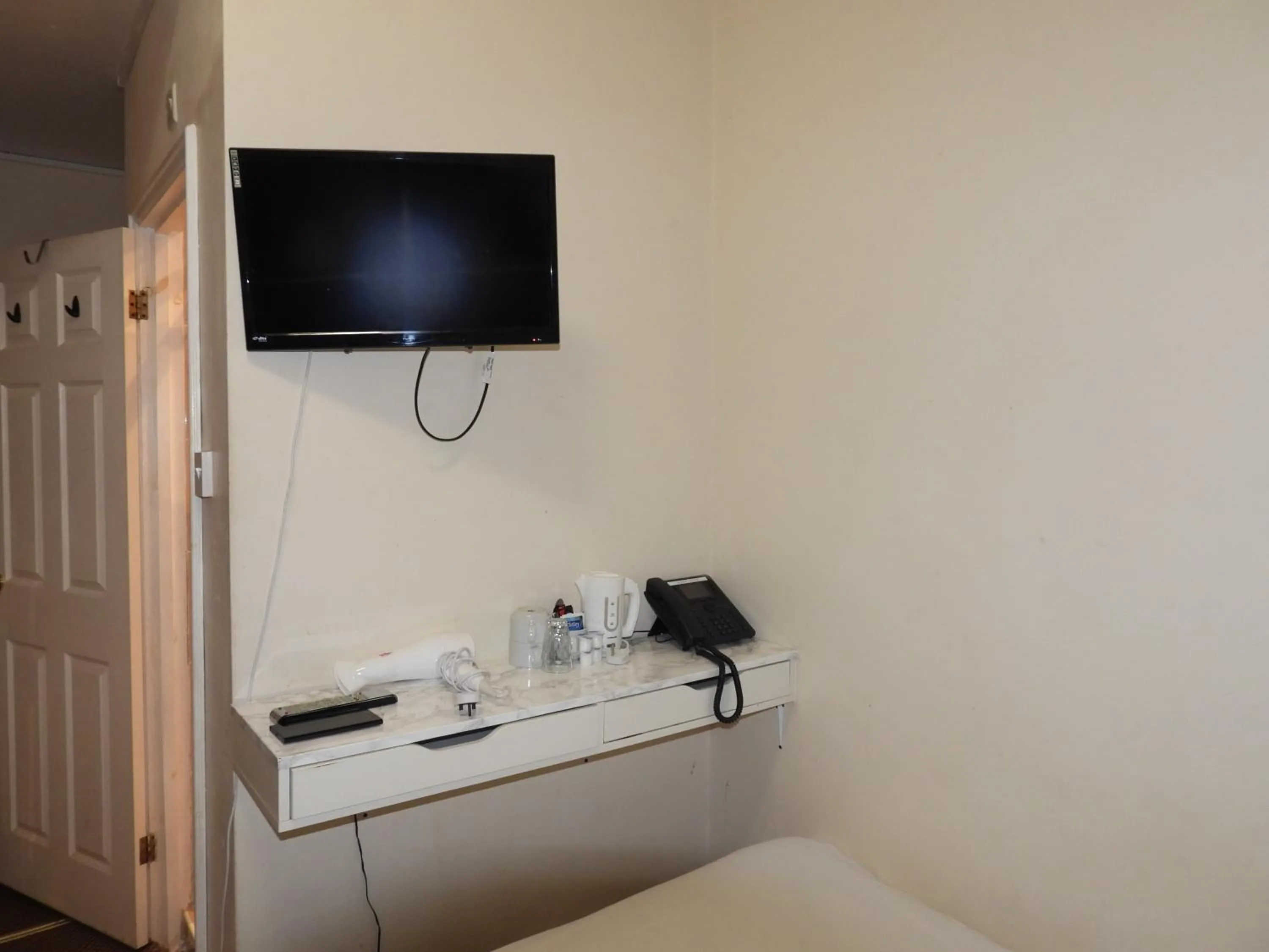 Hyde Park Court Hotel