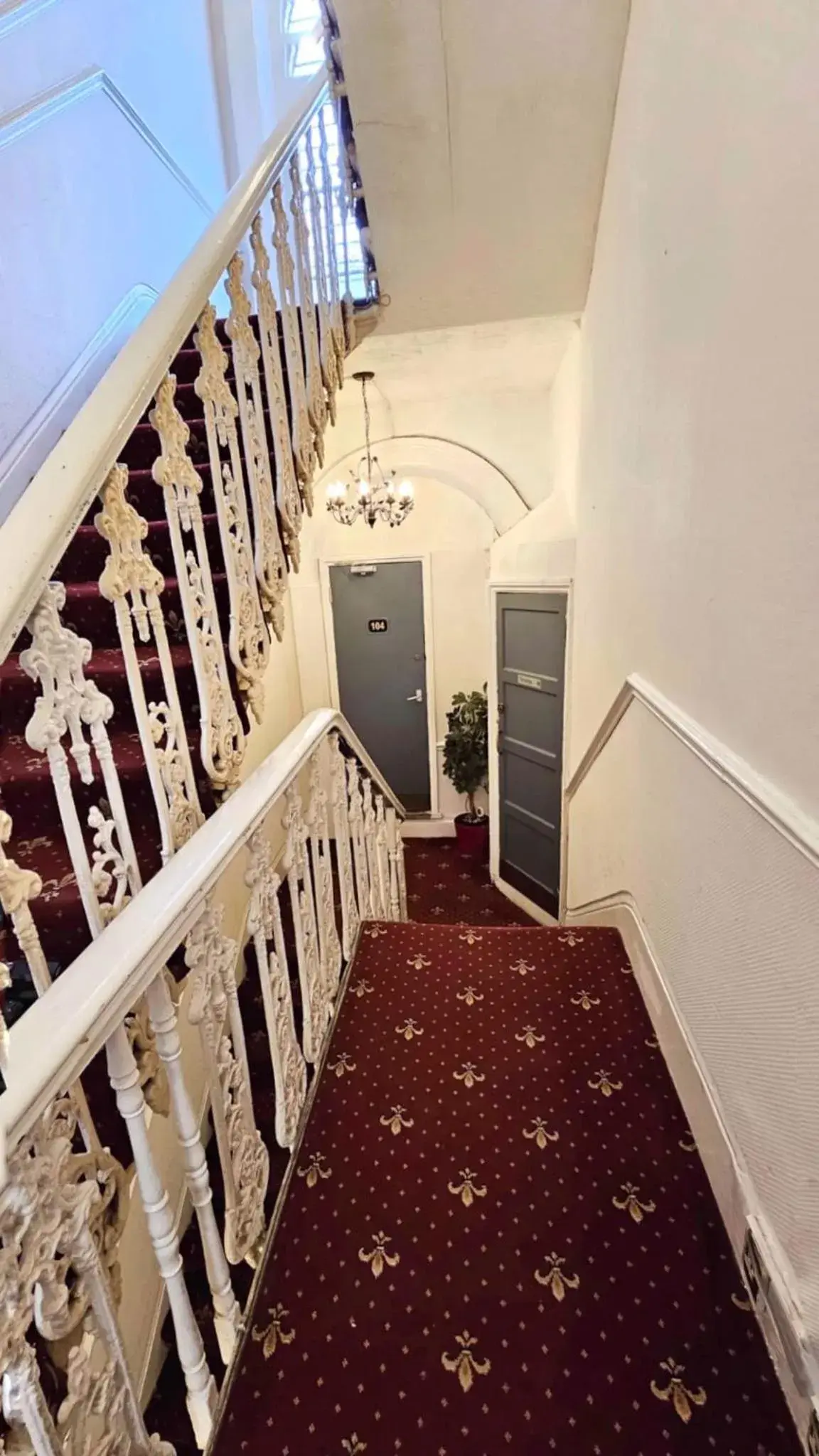 Property building in Hyde Park Court Hotel Property building in Hyde Park Court Hotel