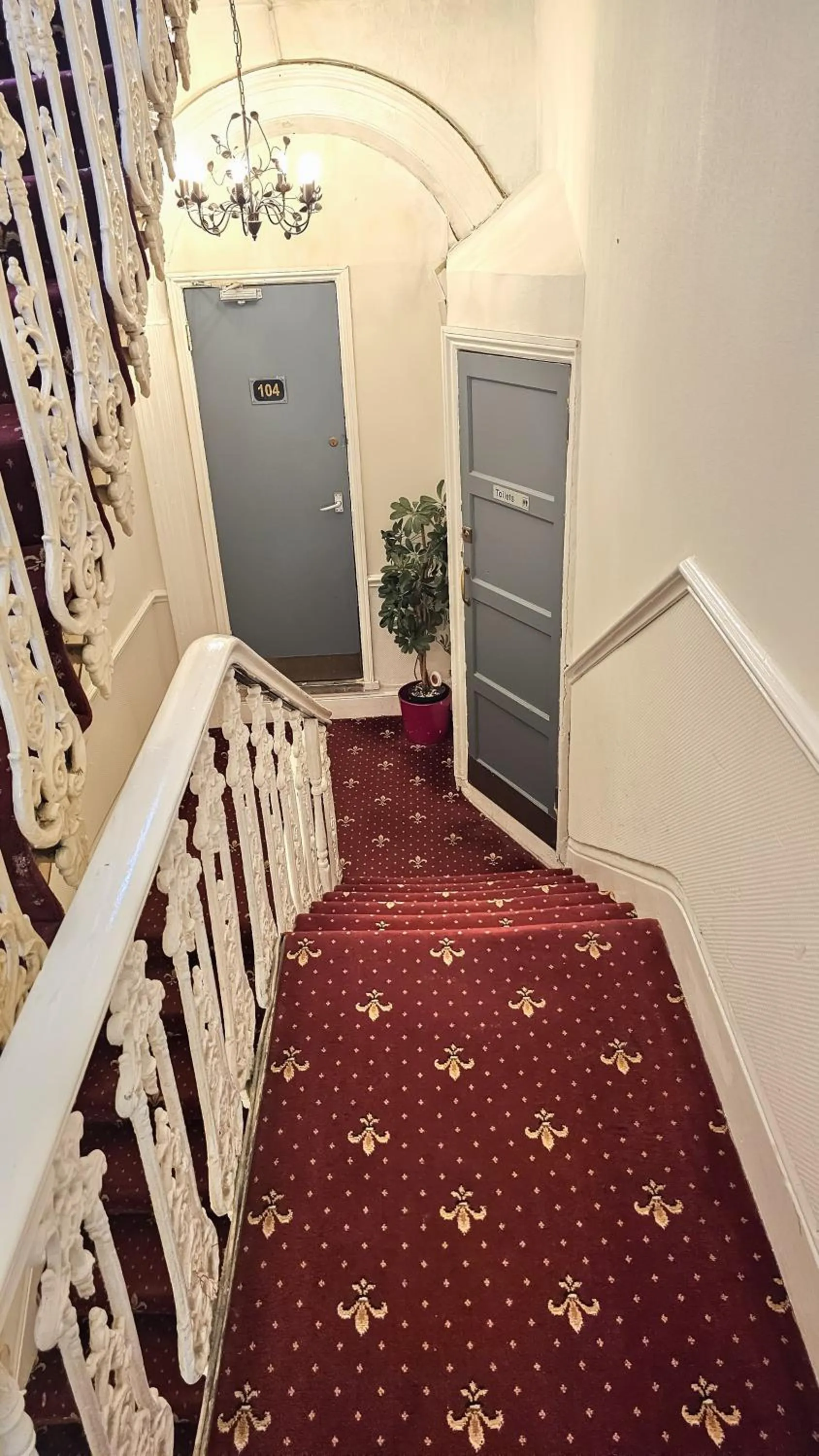 Hyde Park Court Hotel