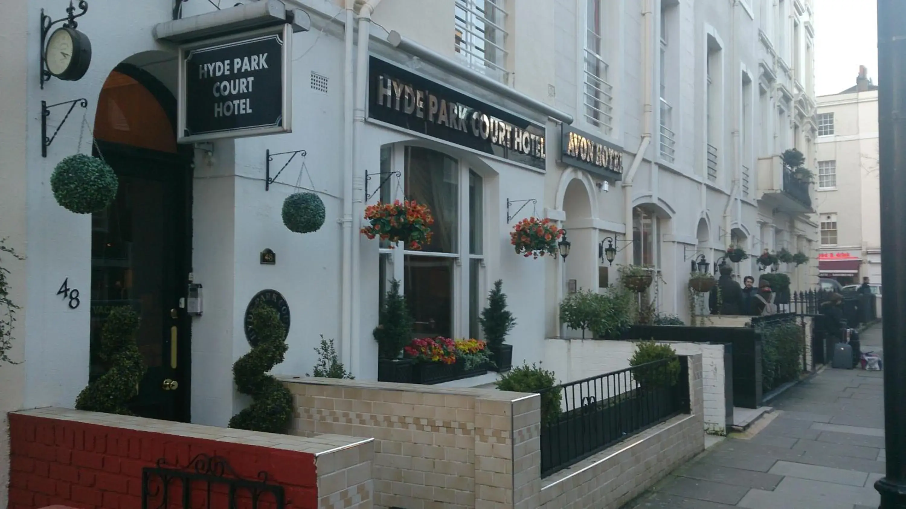 Facade/entrance in Hyde Park Court Hotel Facade/entrance in Hyde Park Court Hotel