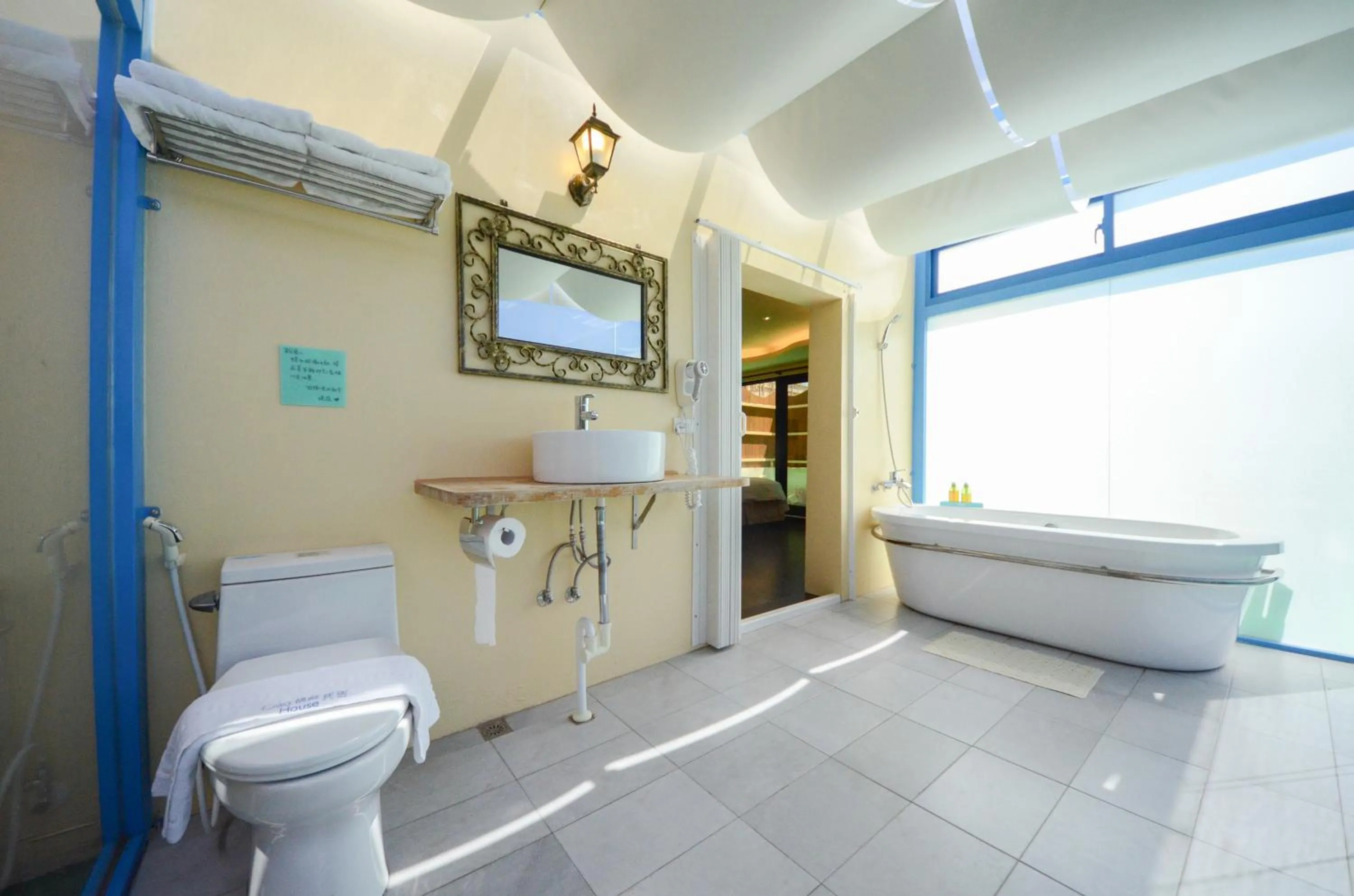 Bathroom in Ciao House B&B