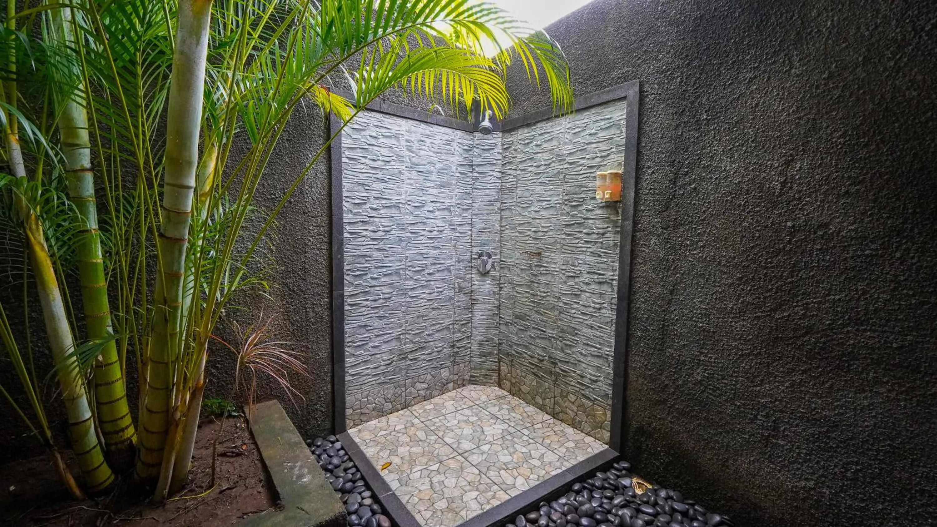 Shower in Darsan Lembongan Boutique Cottage