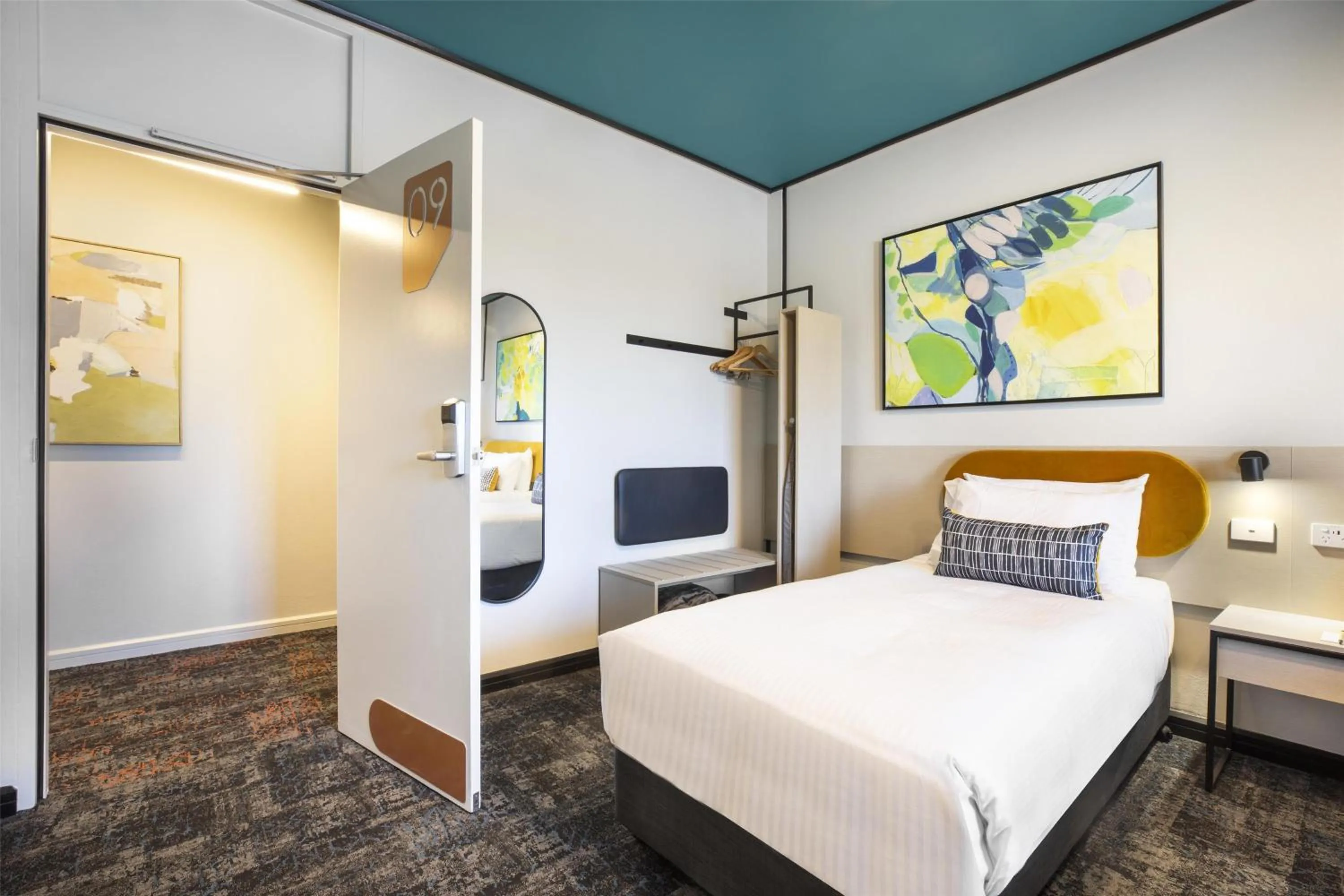 Bedroom, Bed in Nightcap at Prince of Wales Hotel