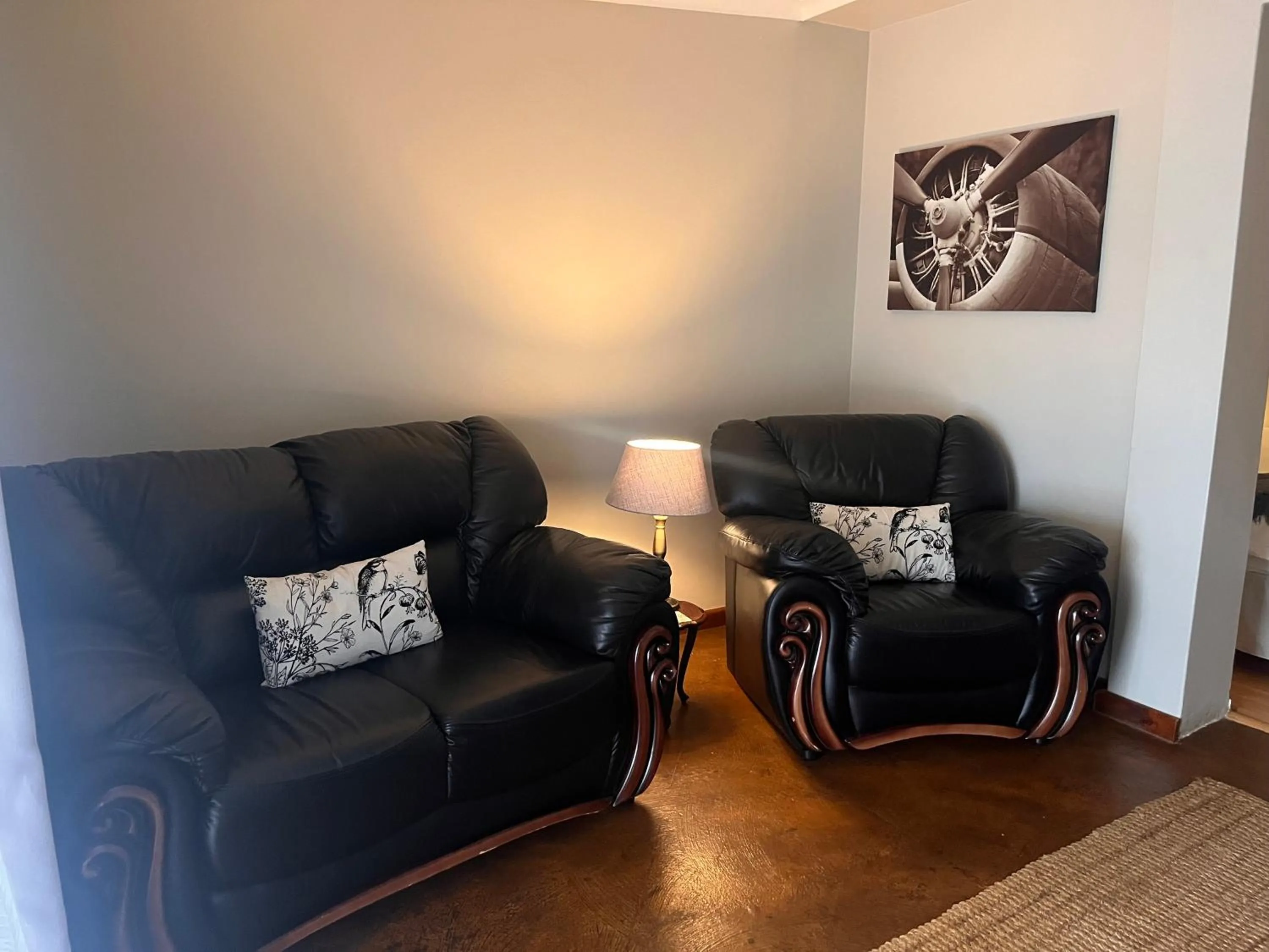 Seating area in Outeniquabosch Lodge