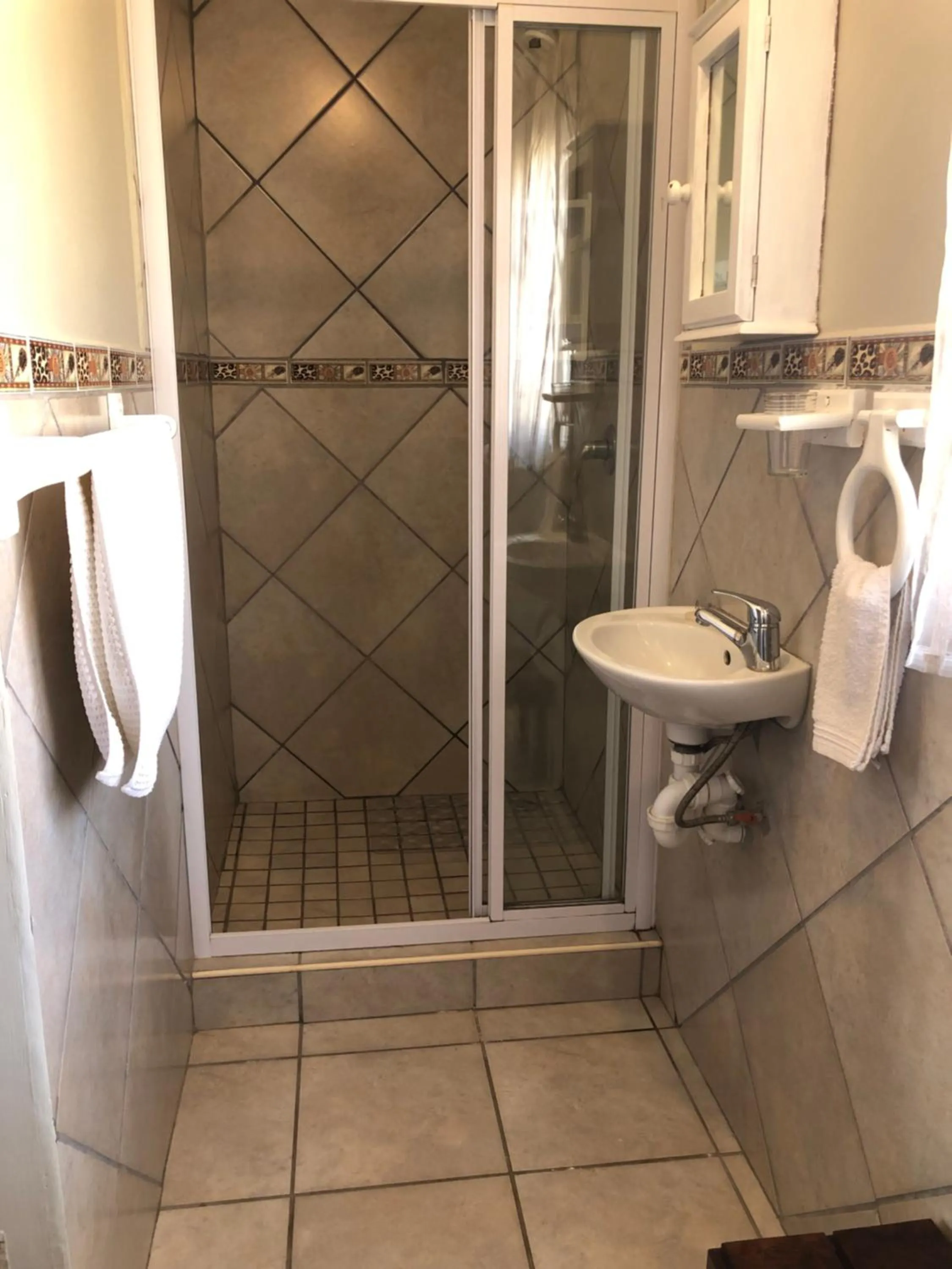 Bathroom in Outeniquabosch Lodge