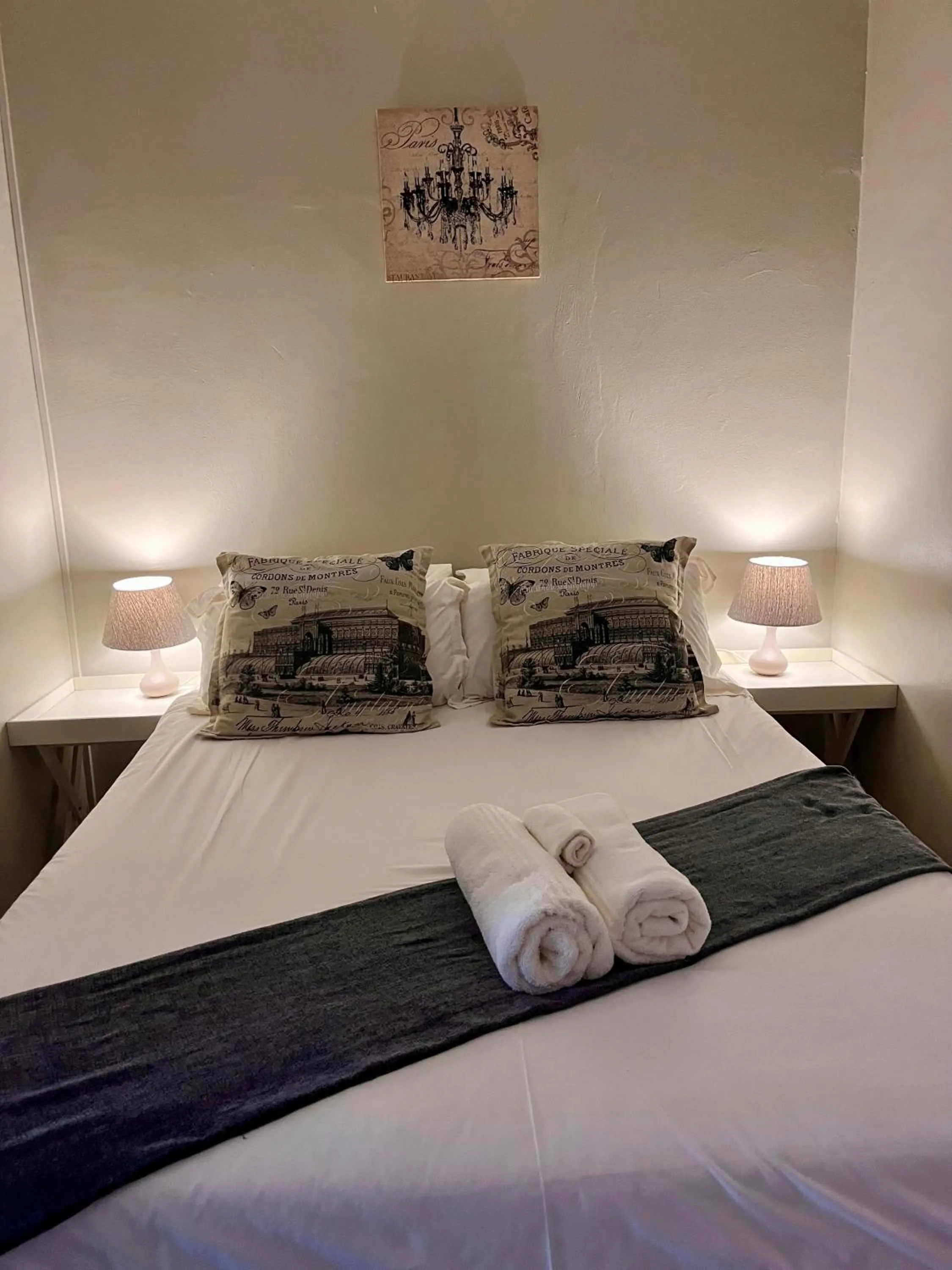 Bed in Outeniquabosch Lodge