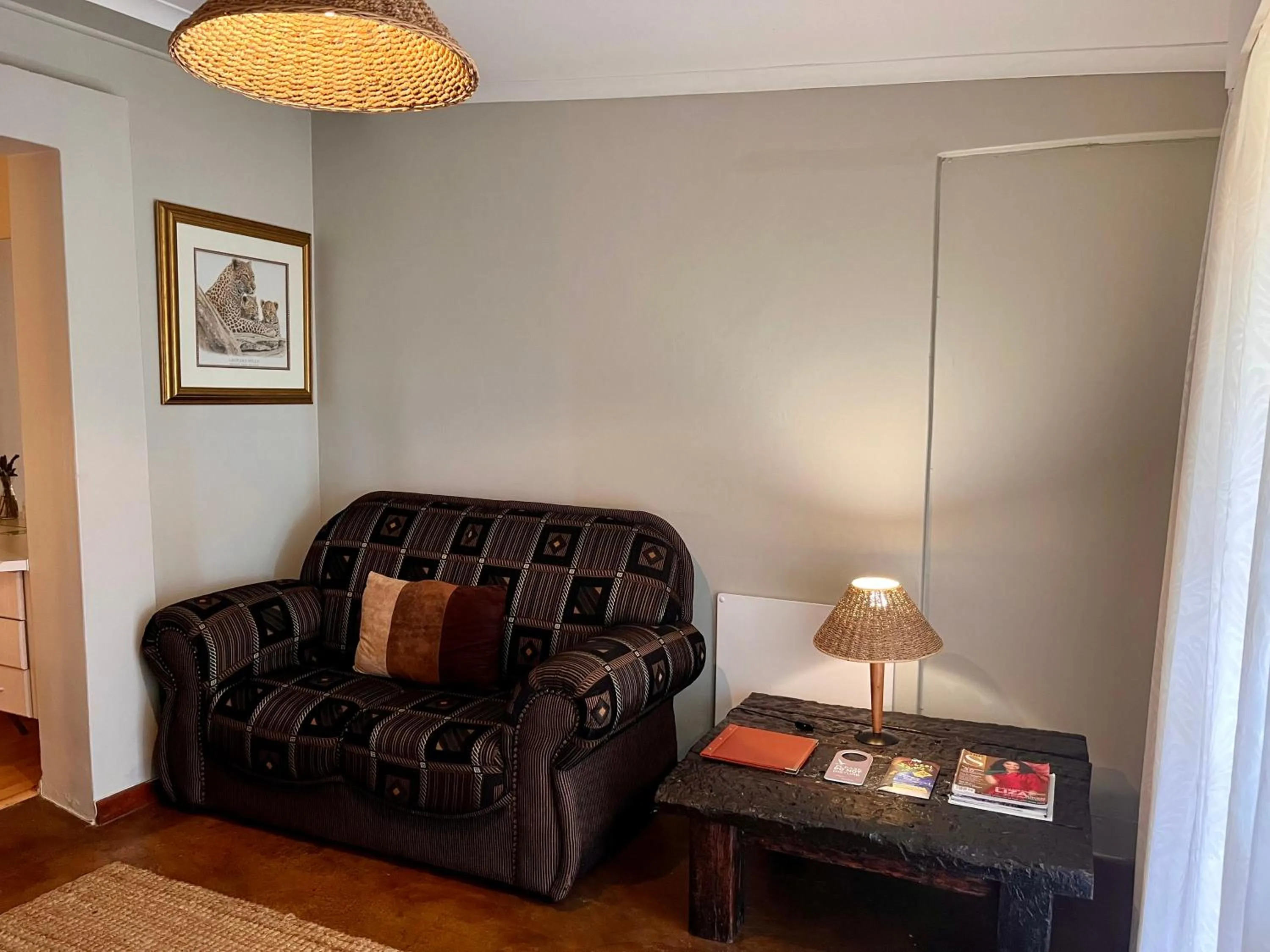 Seating area in Outeniquabosch Lodge