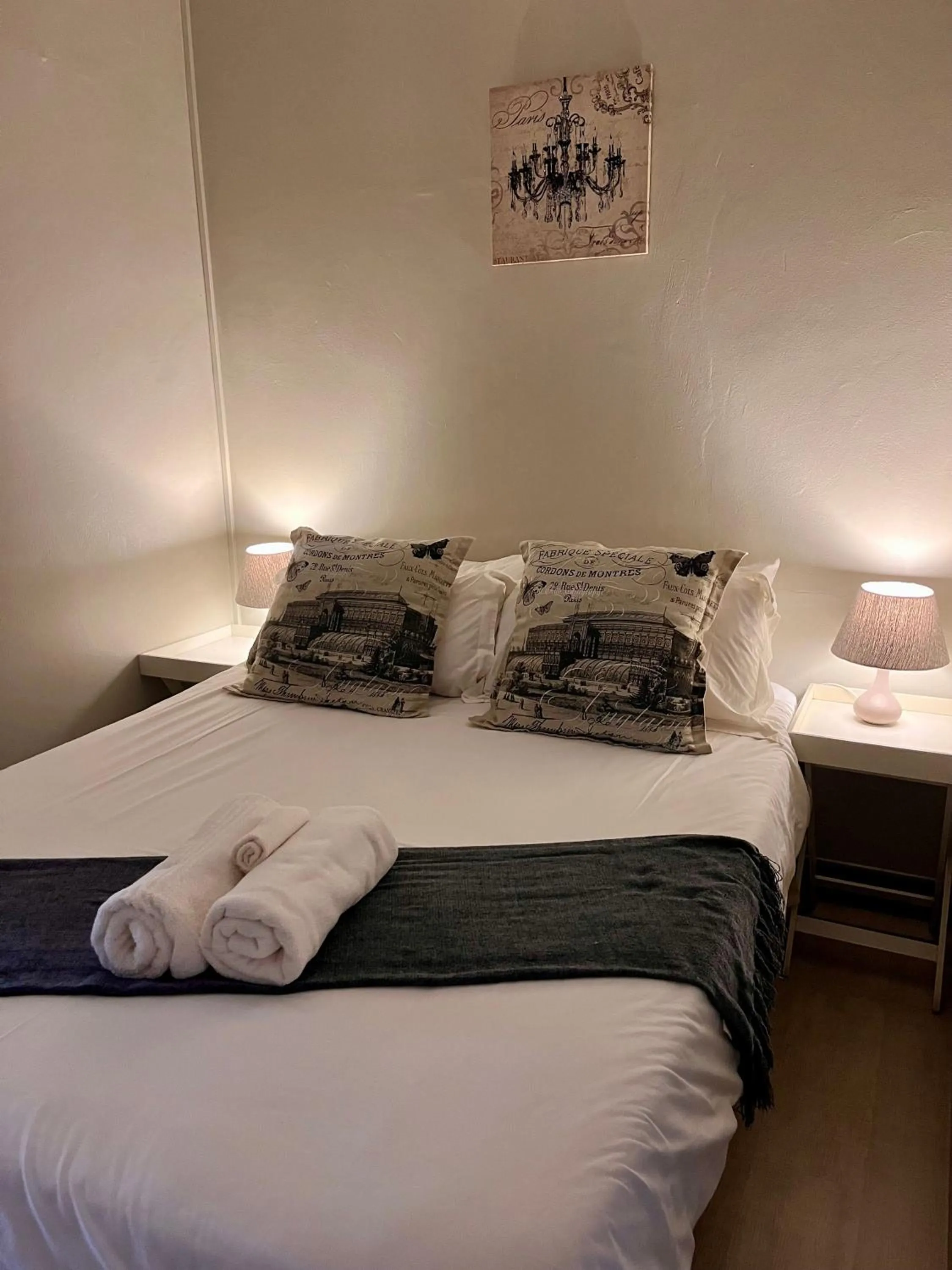 Bed in Outeniquabosch Lodge