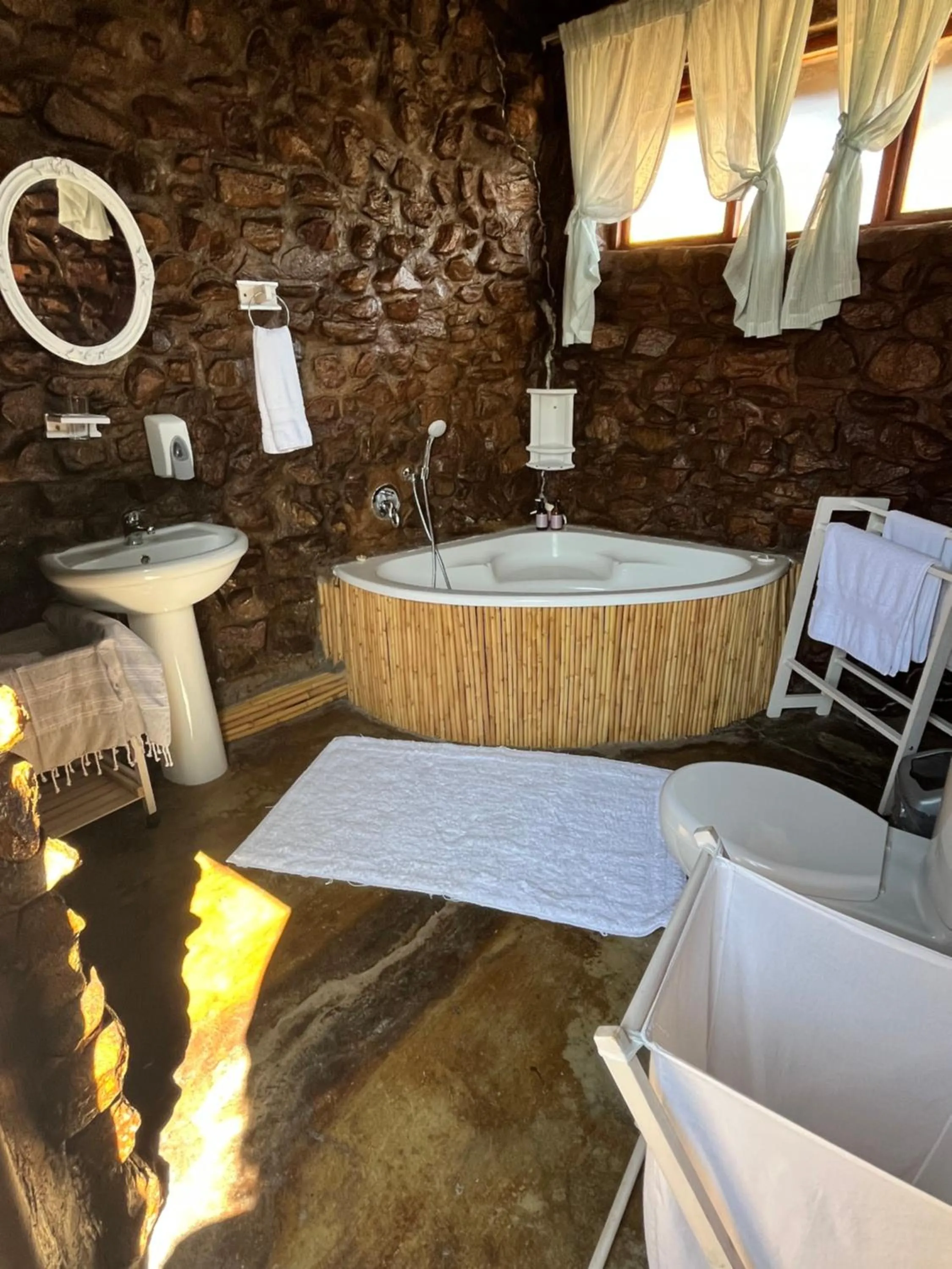 Bathroom in Outeniquabosch Lodge