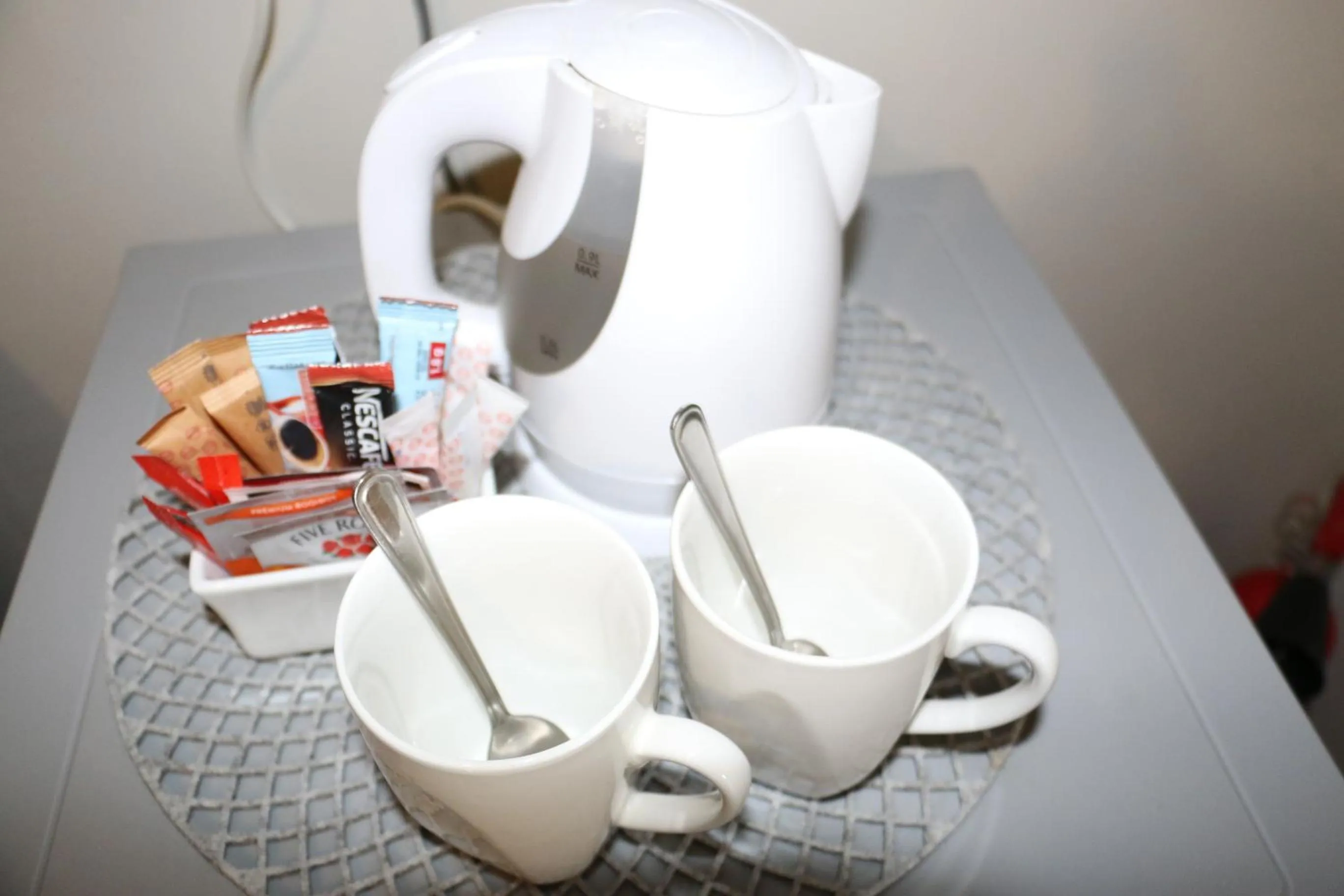 Coffee/tea facilities in Outeniquabosch Lodge