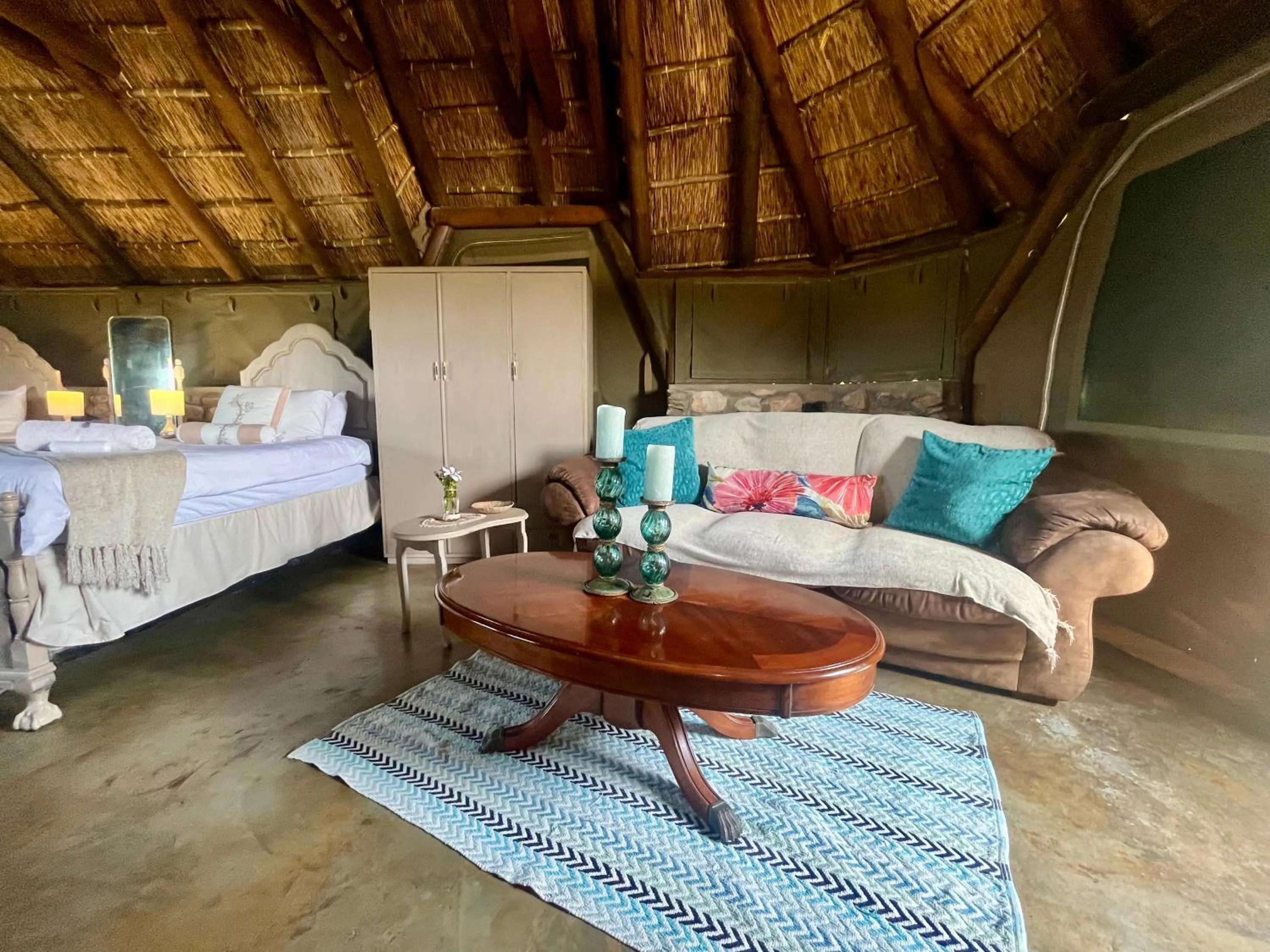 Living room in Outeniquabosch Lodge