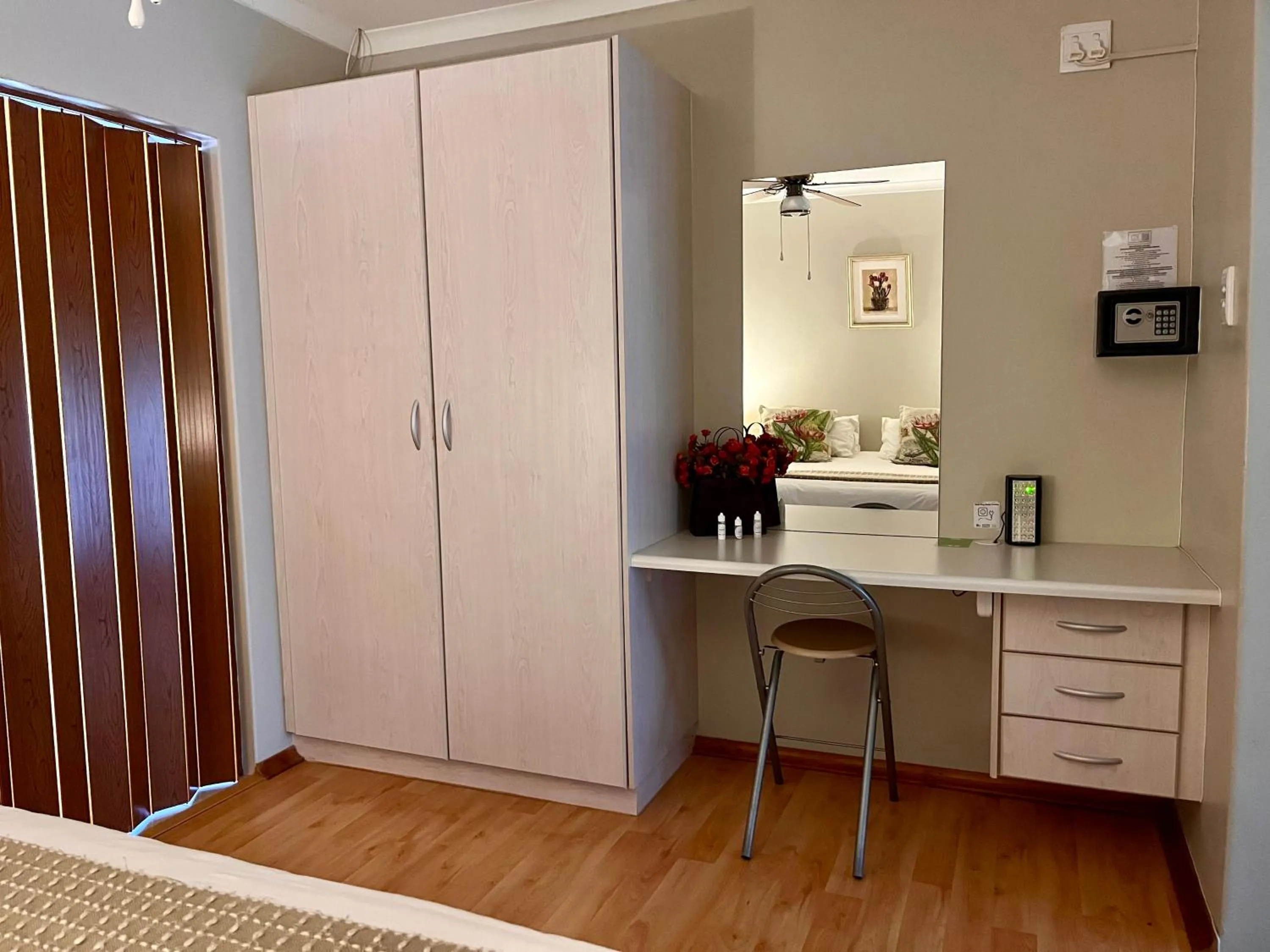 wardrobe in Outeniquabosch Lodge
