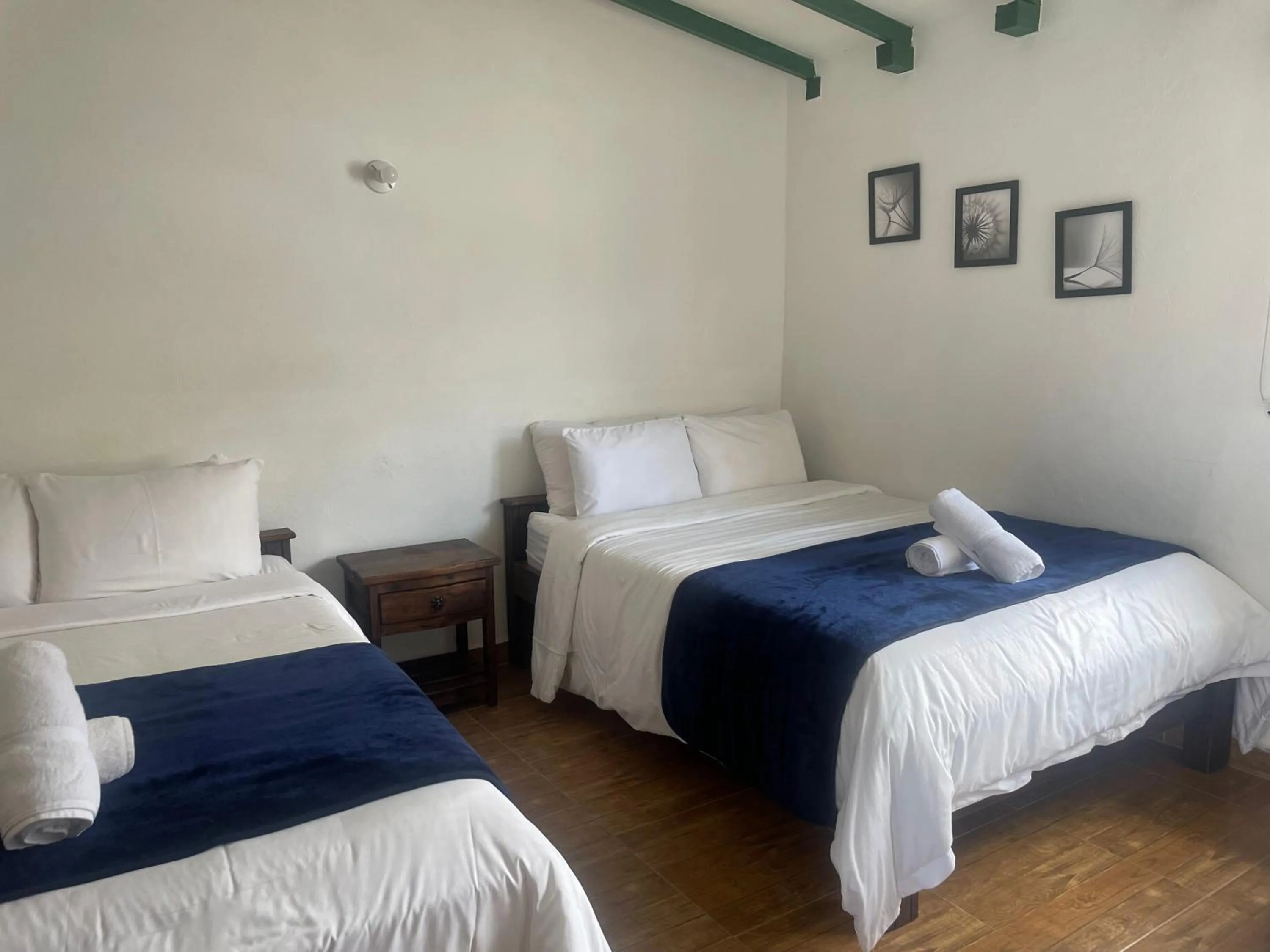 Photo of the whole room, Bed in Celeste Villa de Leyva