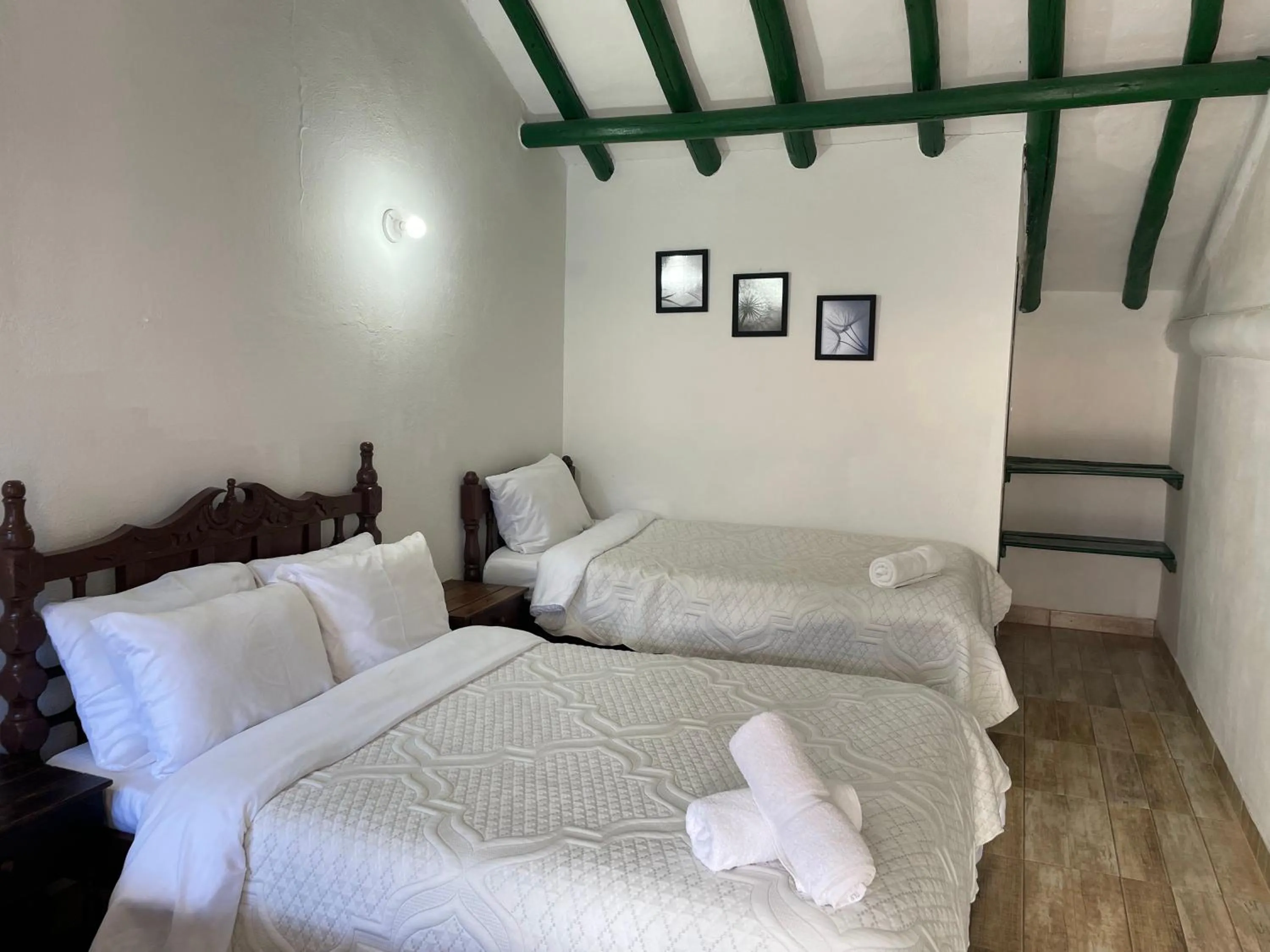 Photo of the whole room, Bed in Celeste Villa de Leyva