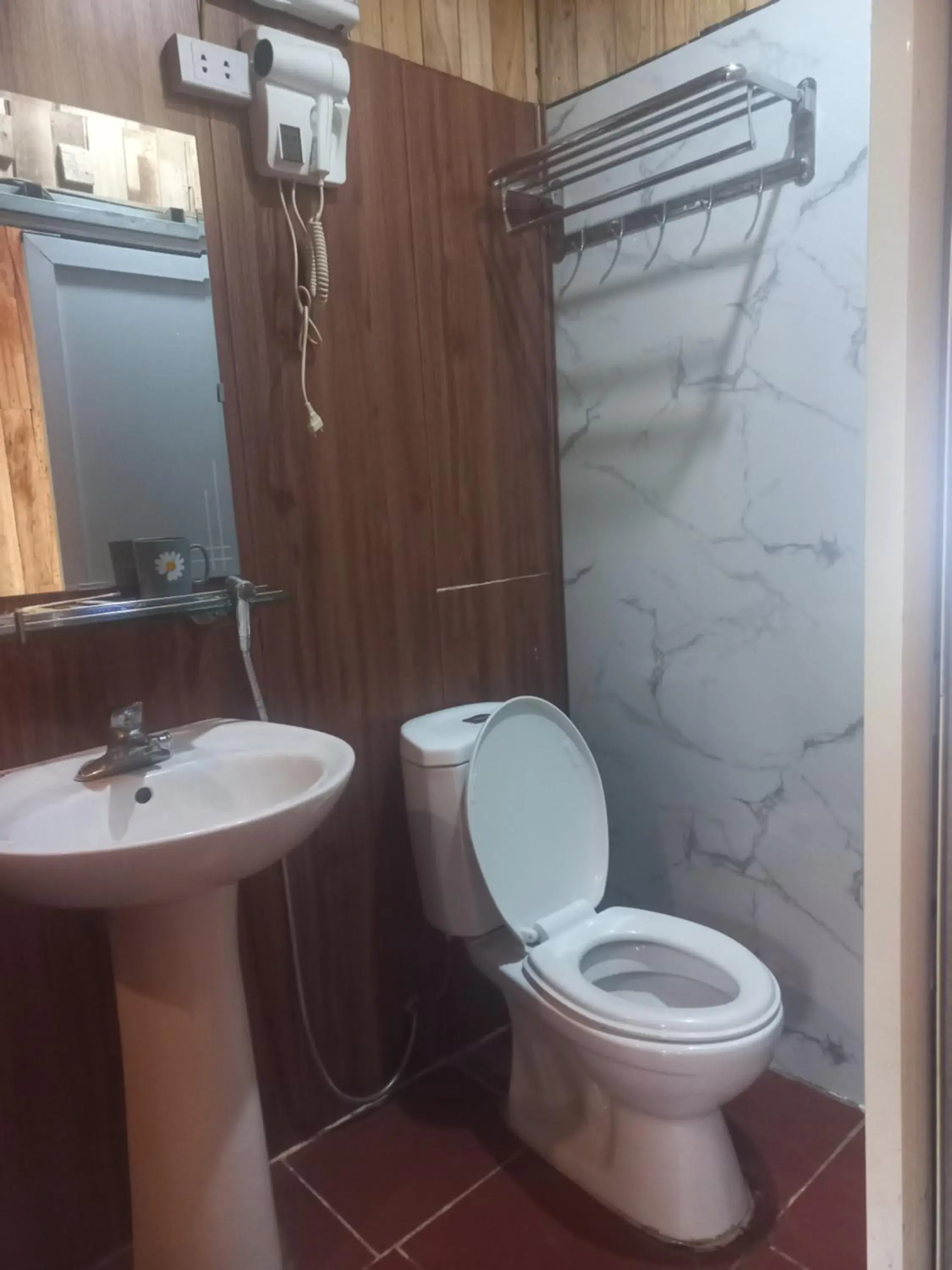 Toilet in VALLEY VIEW COFFEE & STAY Toilet in VALLEY VIEW COFFEE & STAY