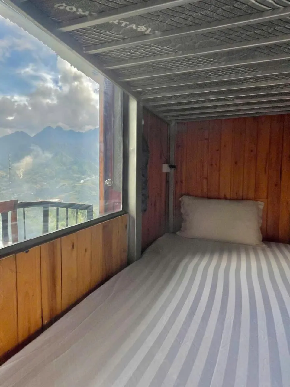 Bed in VALLEY VIEW COFFEE & STAY