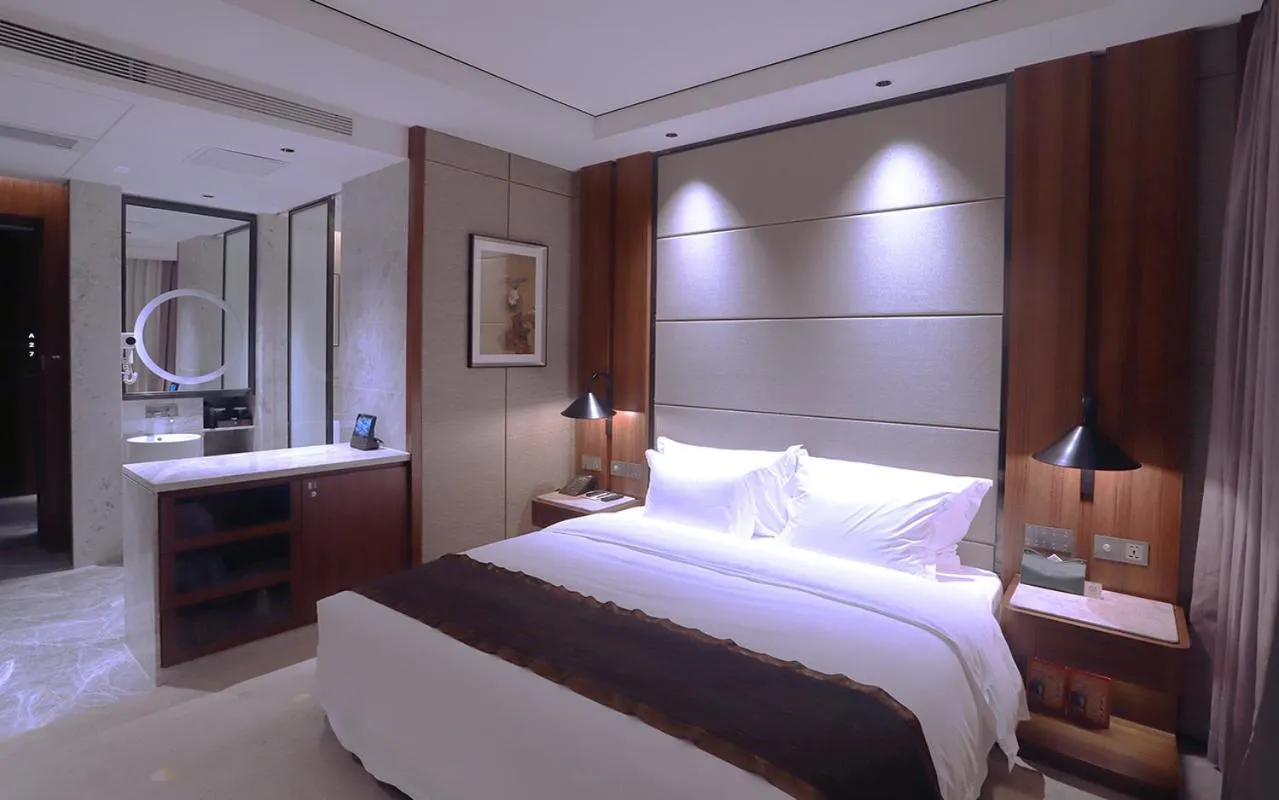 Bedroom, Bed in Zhuhai Palm Spring Hotel