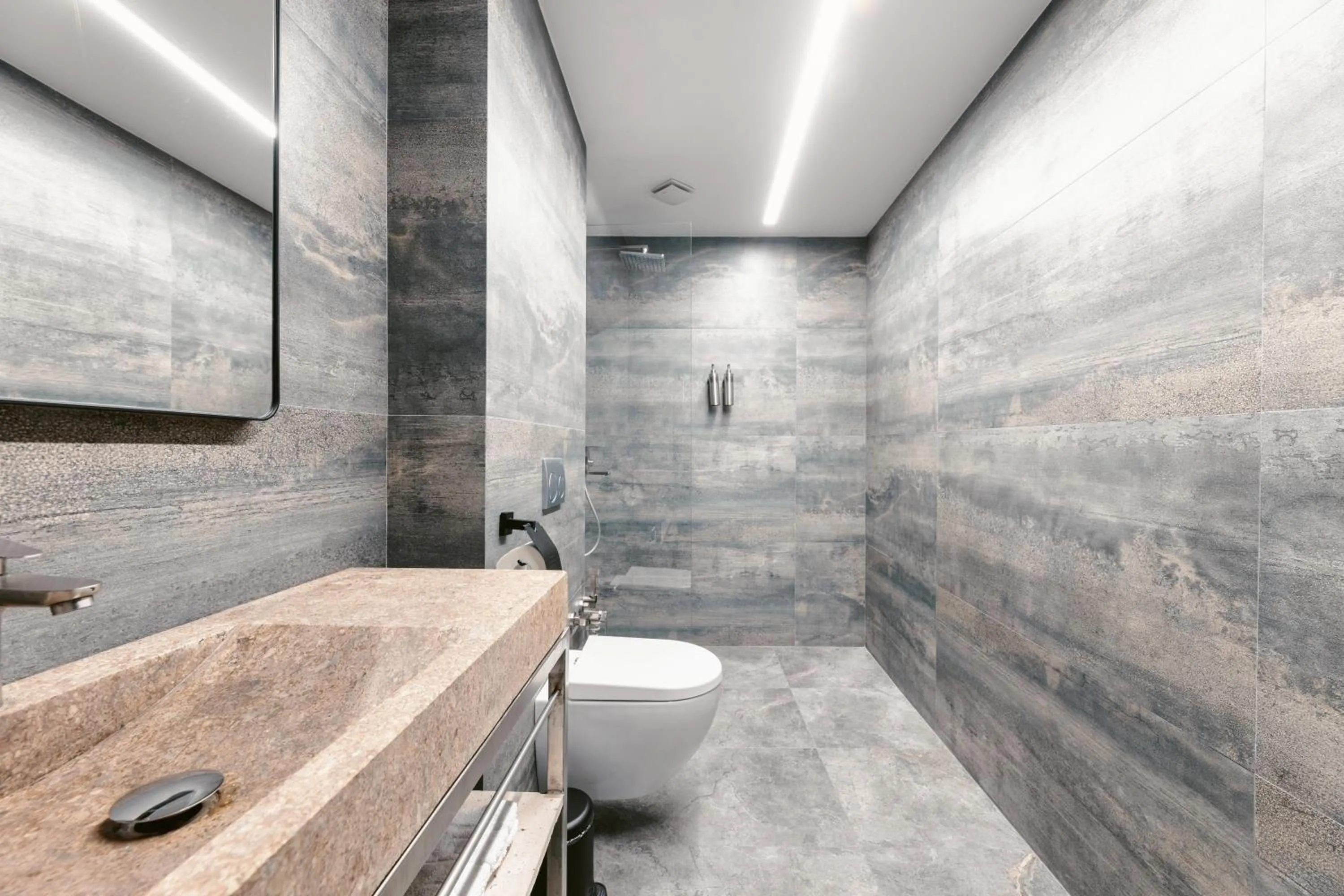 Shower in Hotel Splendid Tbilisi