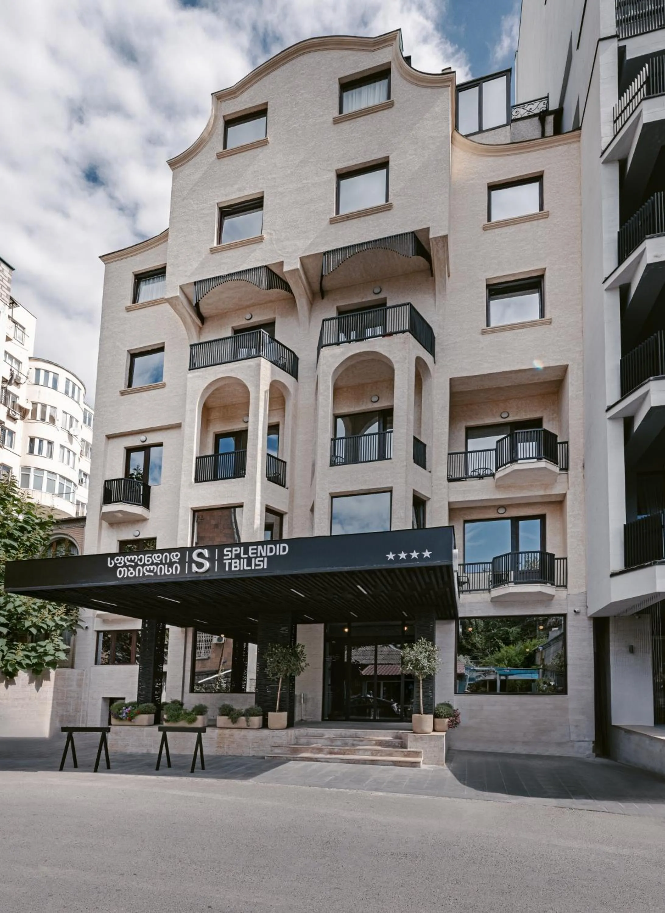 Property building in Hotel Splendid Tbilisi