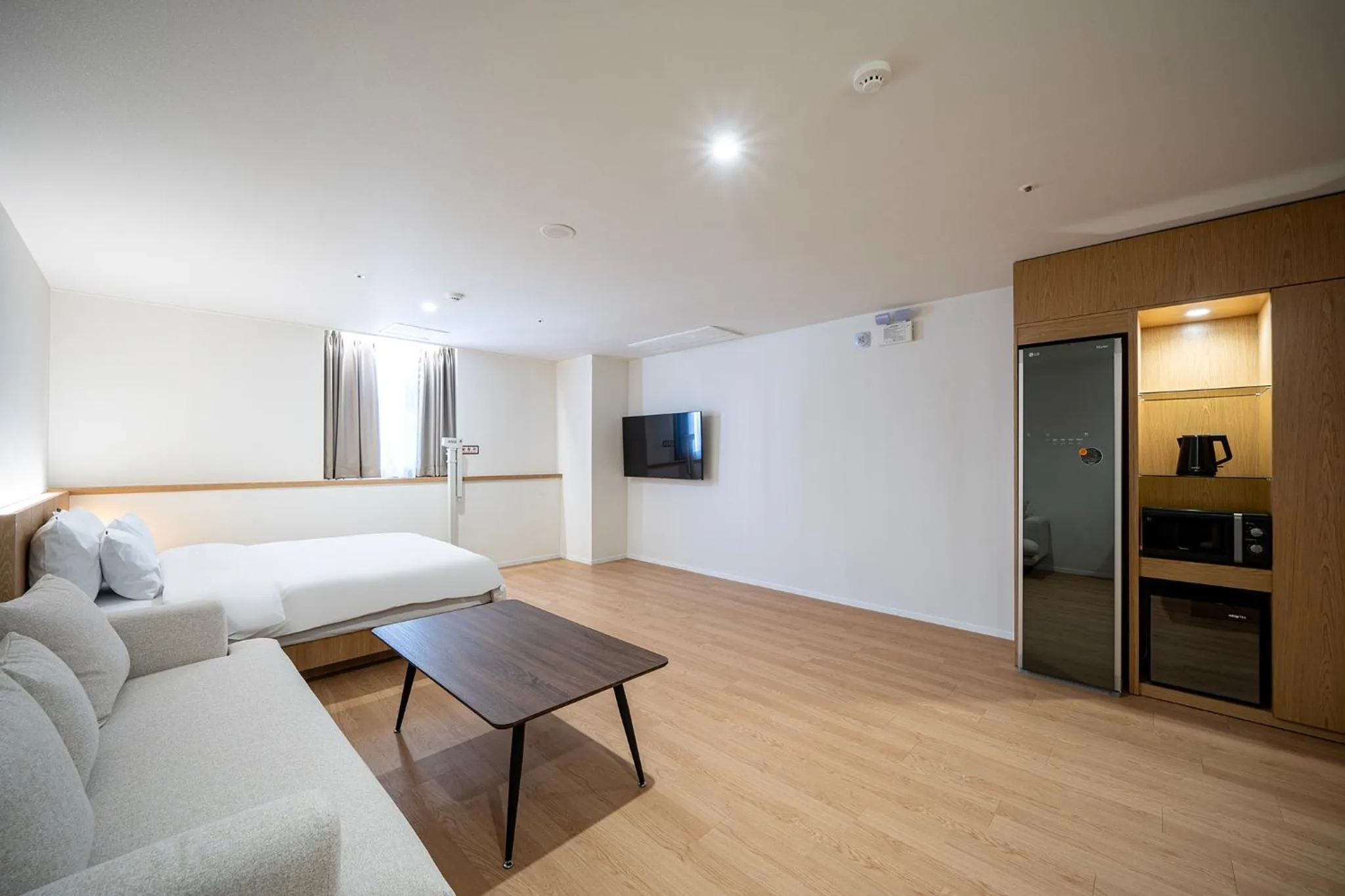 Photo of the whole room in H Avenue Gumi Okgye
