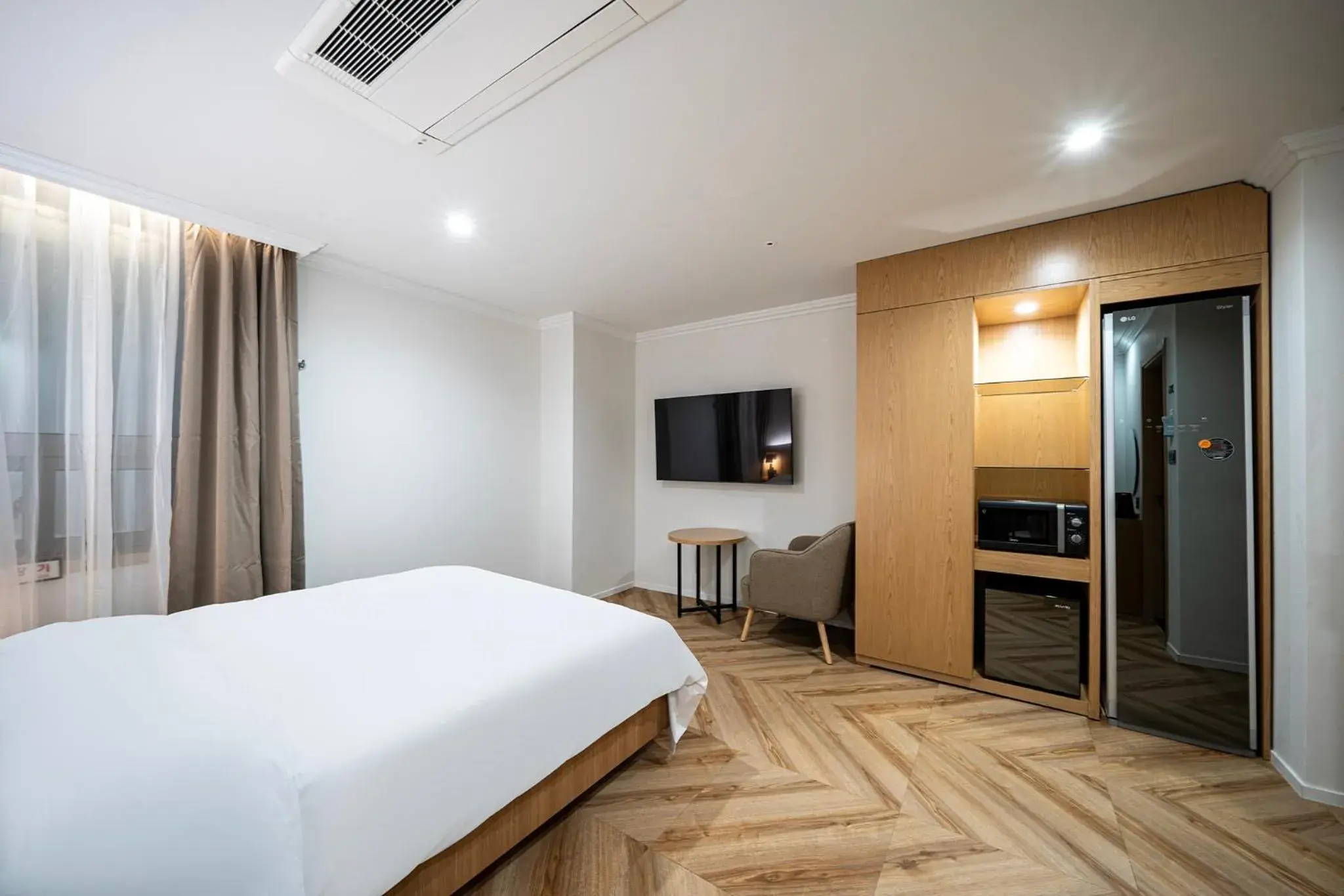 Bed in H Avenue Gumi Okgye Bed in H Avenue Gumi Okgye