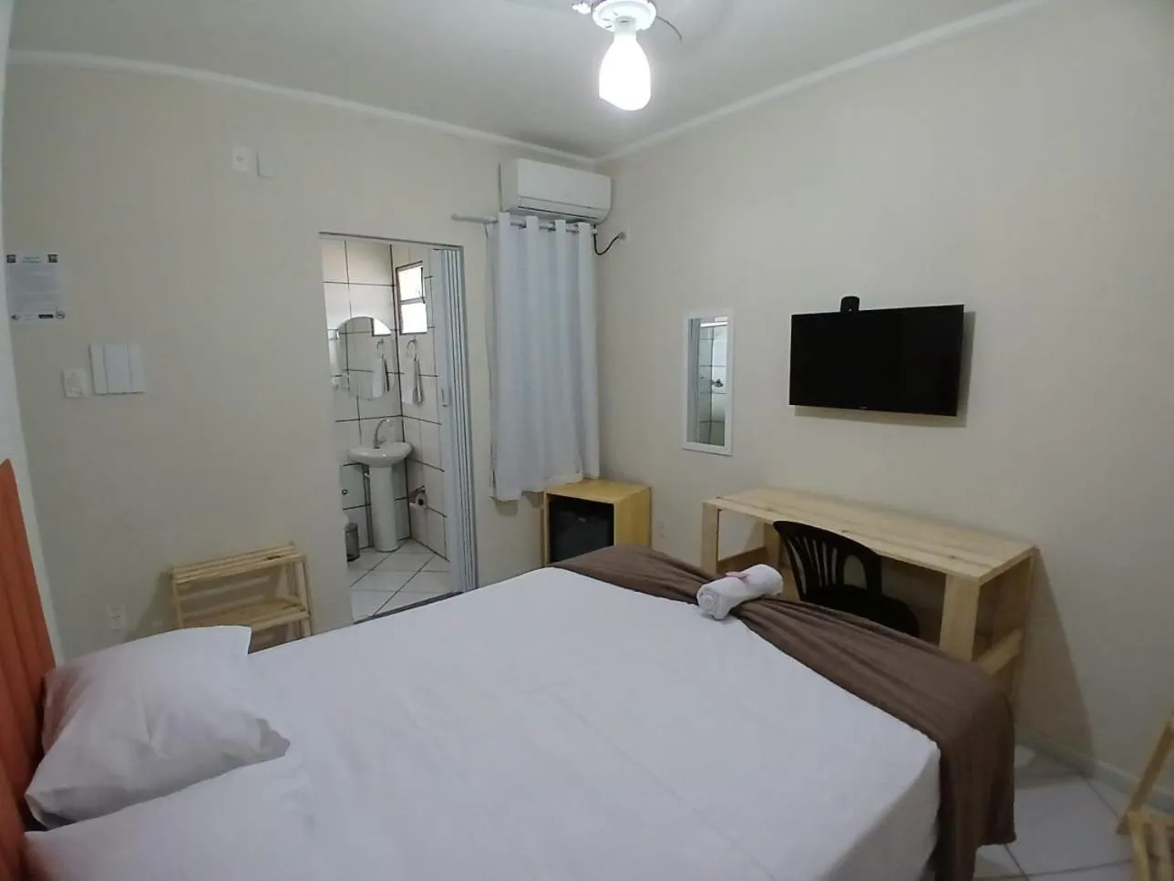 Photo of the whole room, Bed in Hotel Aconchegante