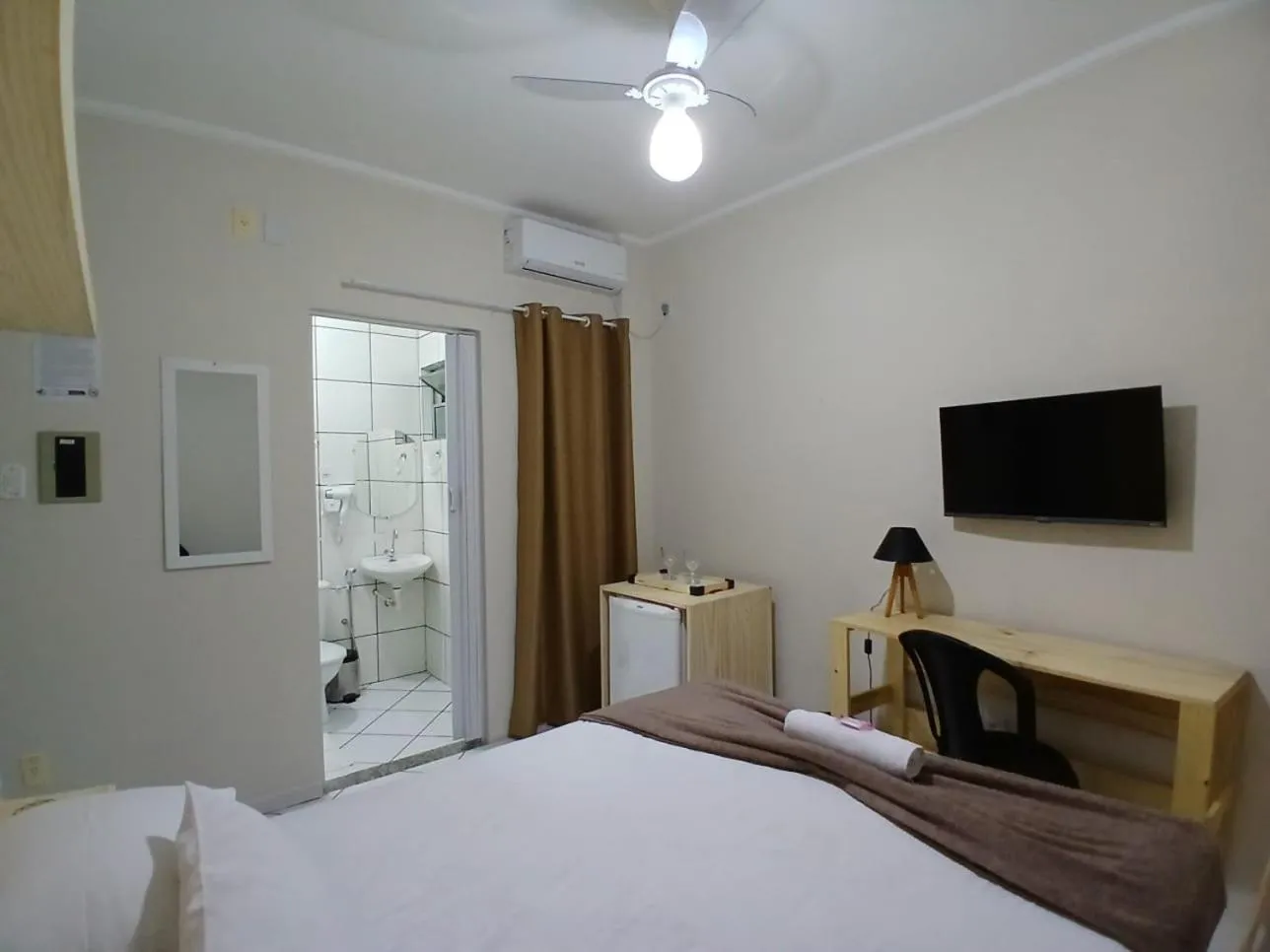 Photo of the whole room, Bed in Hotel Aconchegante