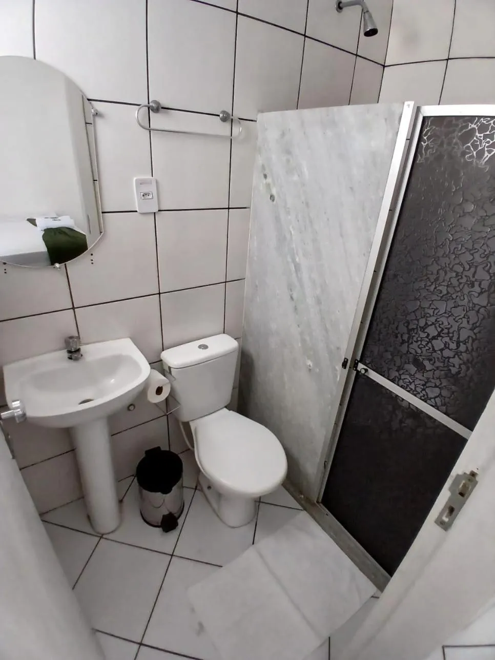 Shower in Hotel Aconchegante