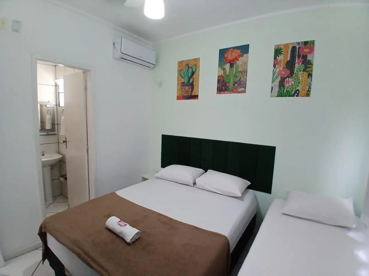 Photo of the whole room, Bed in Hotel Aconchegante