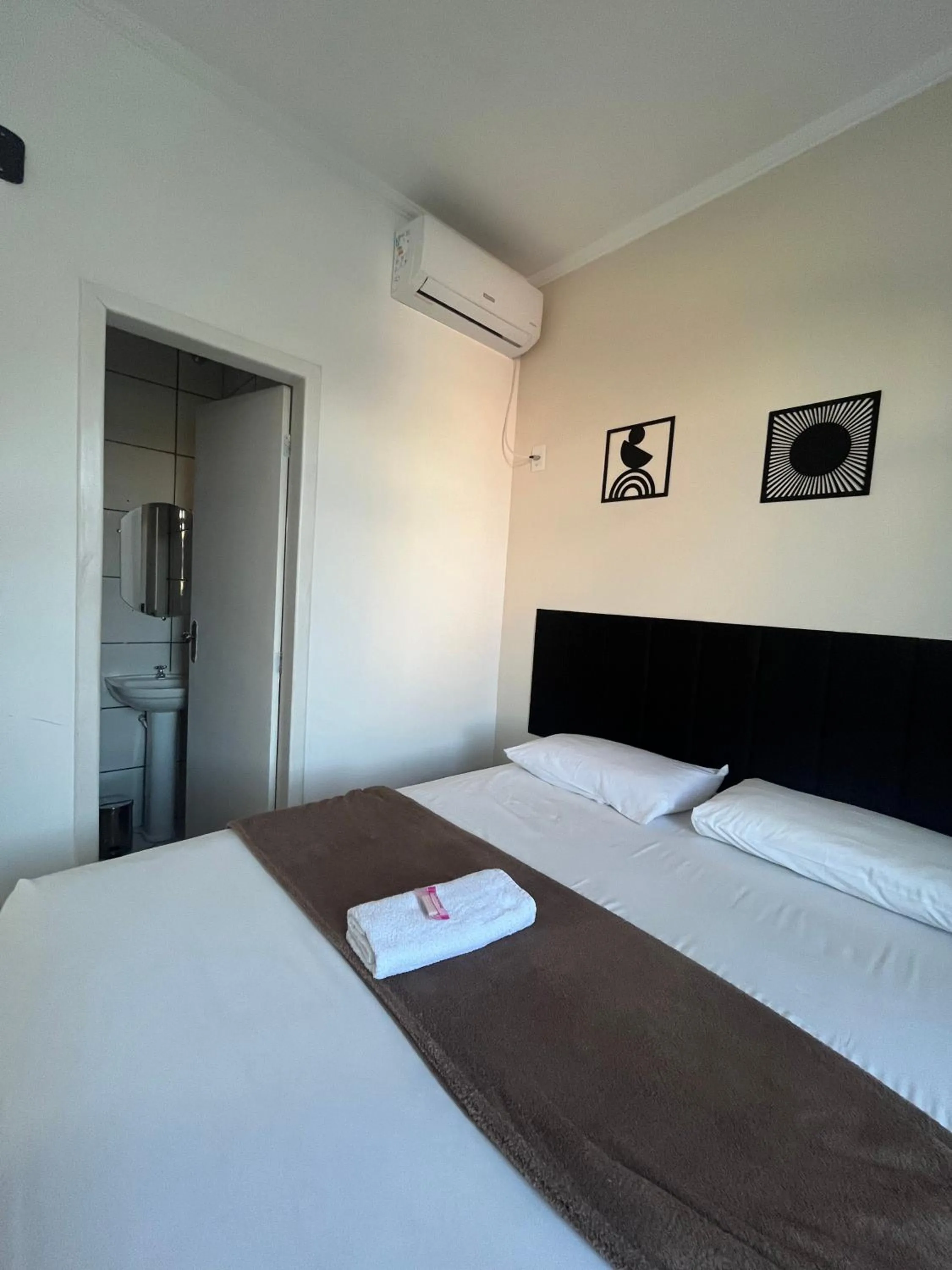 Photo of the whole room, Bed in Hotel Aconchegante