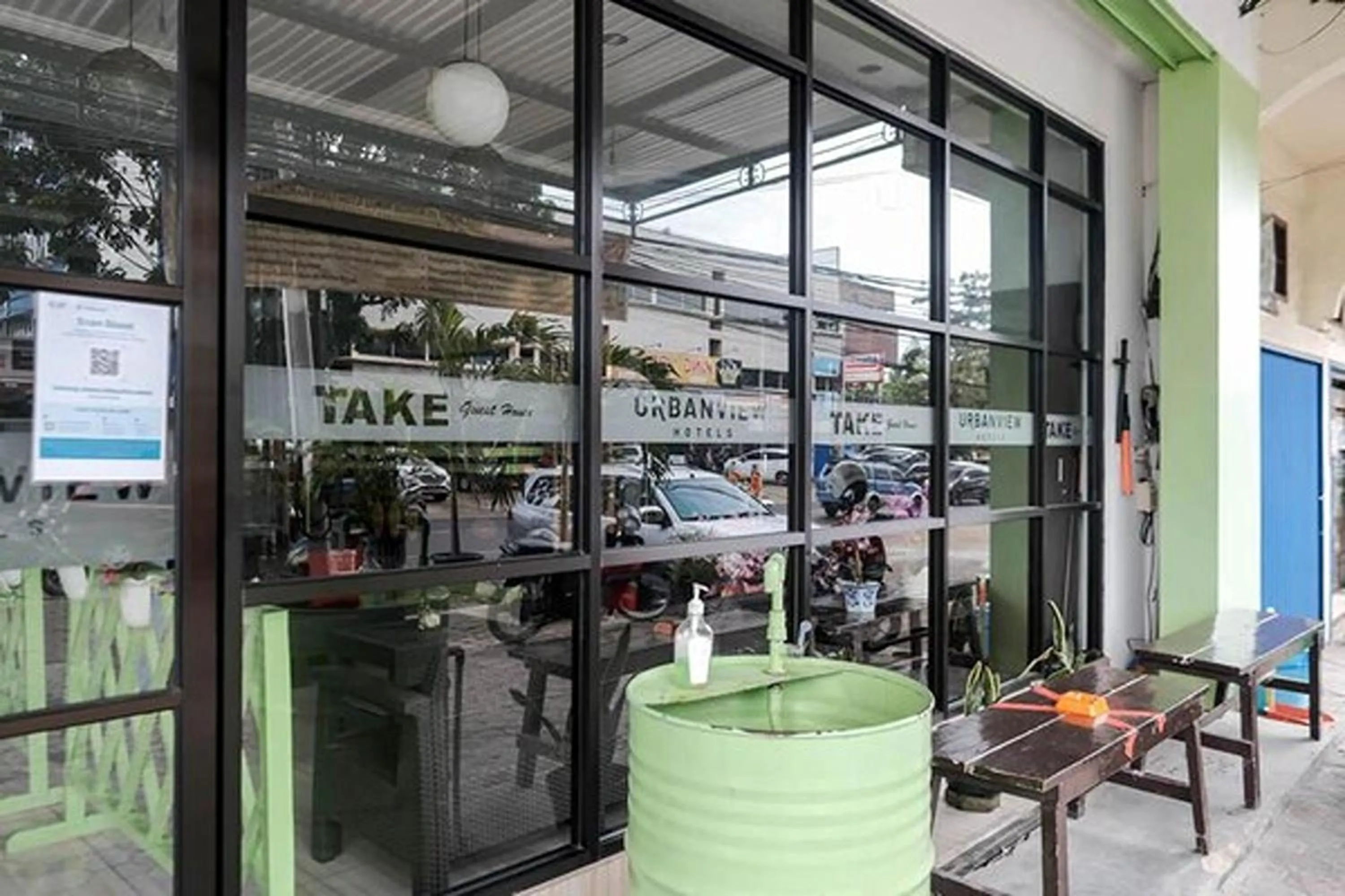 Facade/entrance in Take Guesthouse 1