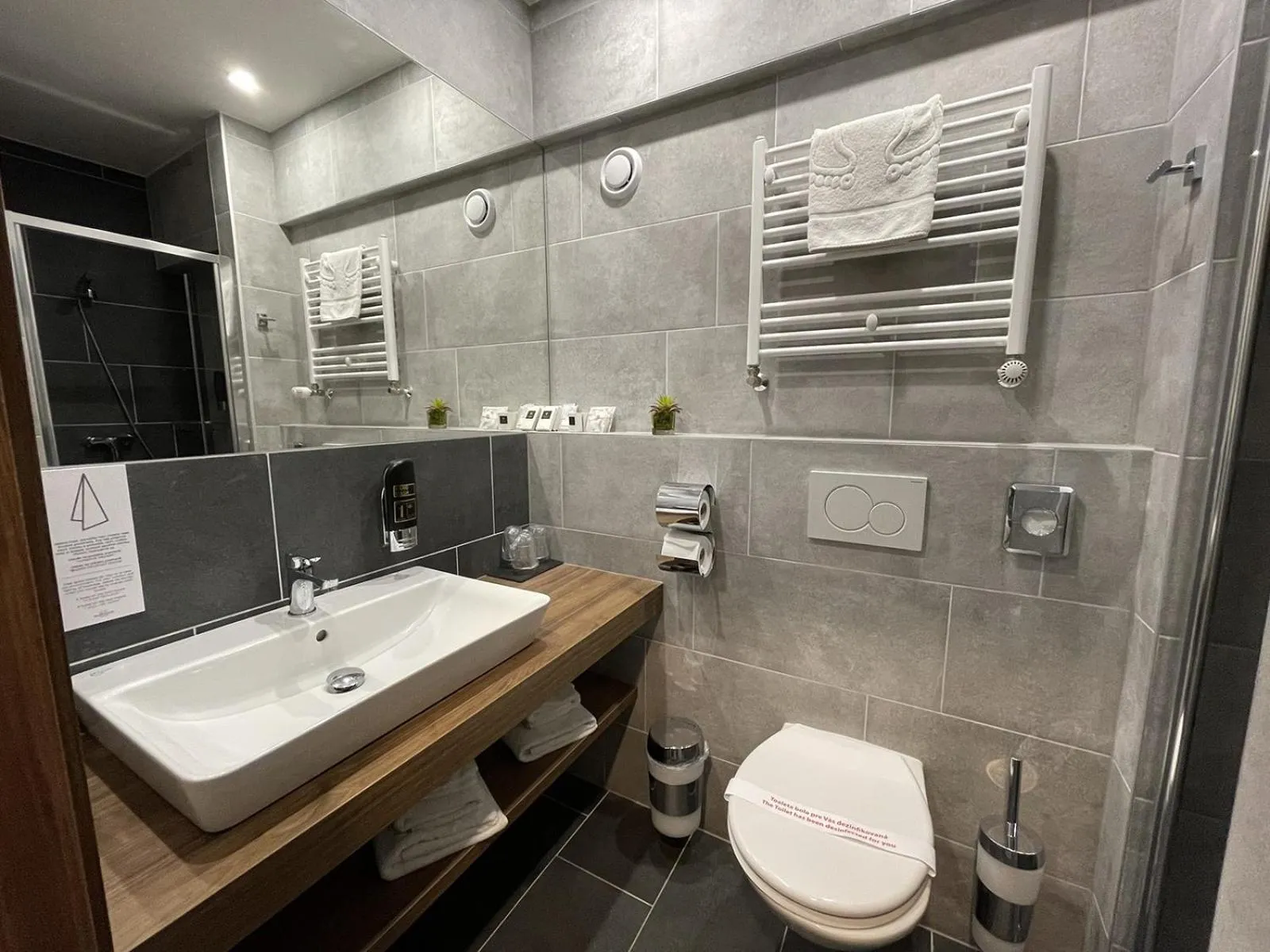 Bathroom in Hotel Eurobus