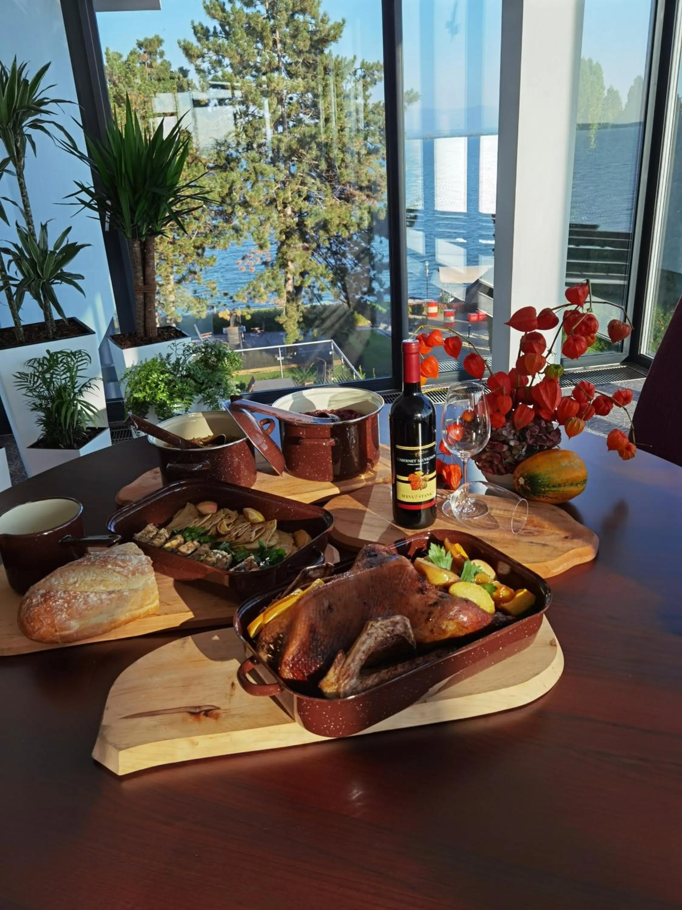 Restaurant/places to eat in Hotel Eurobus