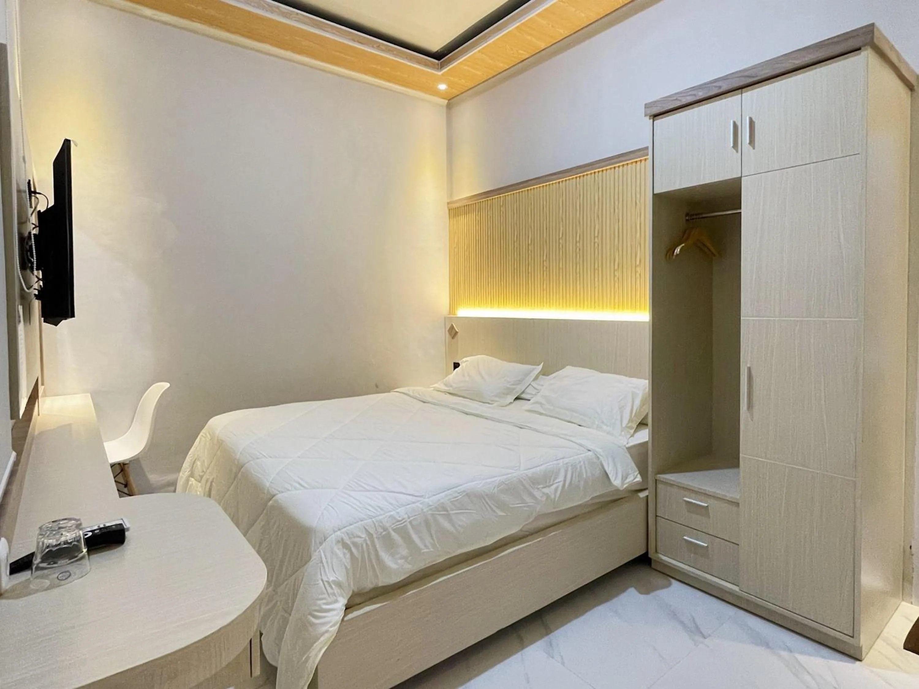 Bedroom, Bed in Urbanview Hotel Wollangi Syariah Panakkukang Makassar
