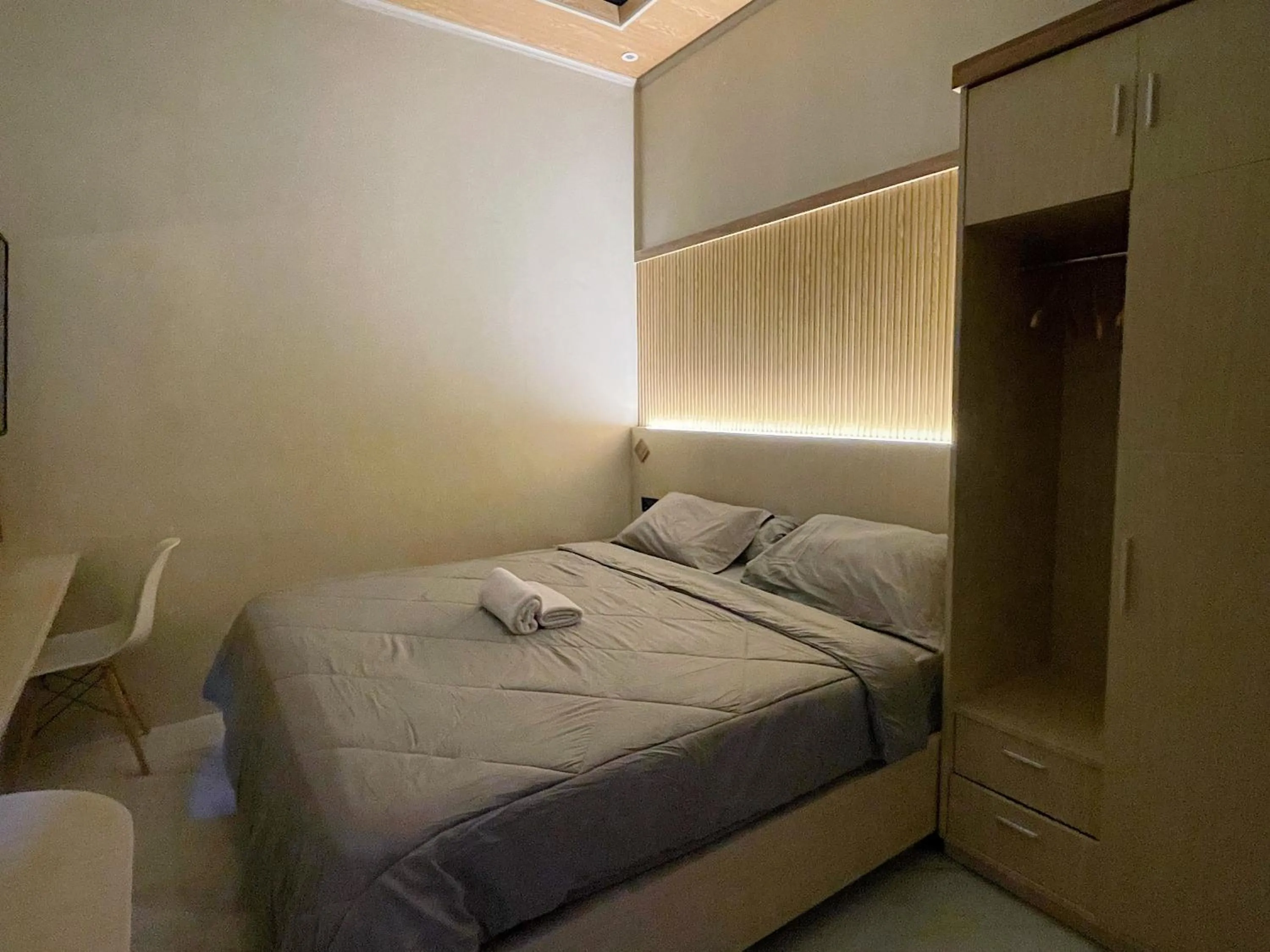 Bedroom, Bed in Urbanview Hotel Wollangi Syariah Panakkukang Makassar