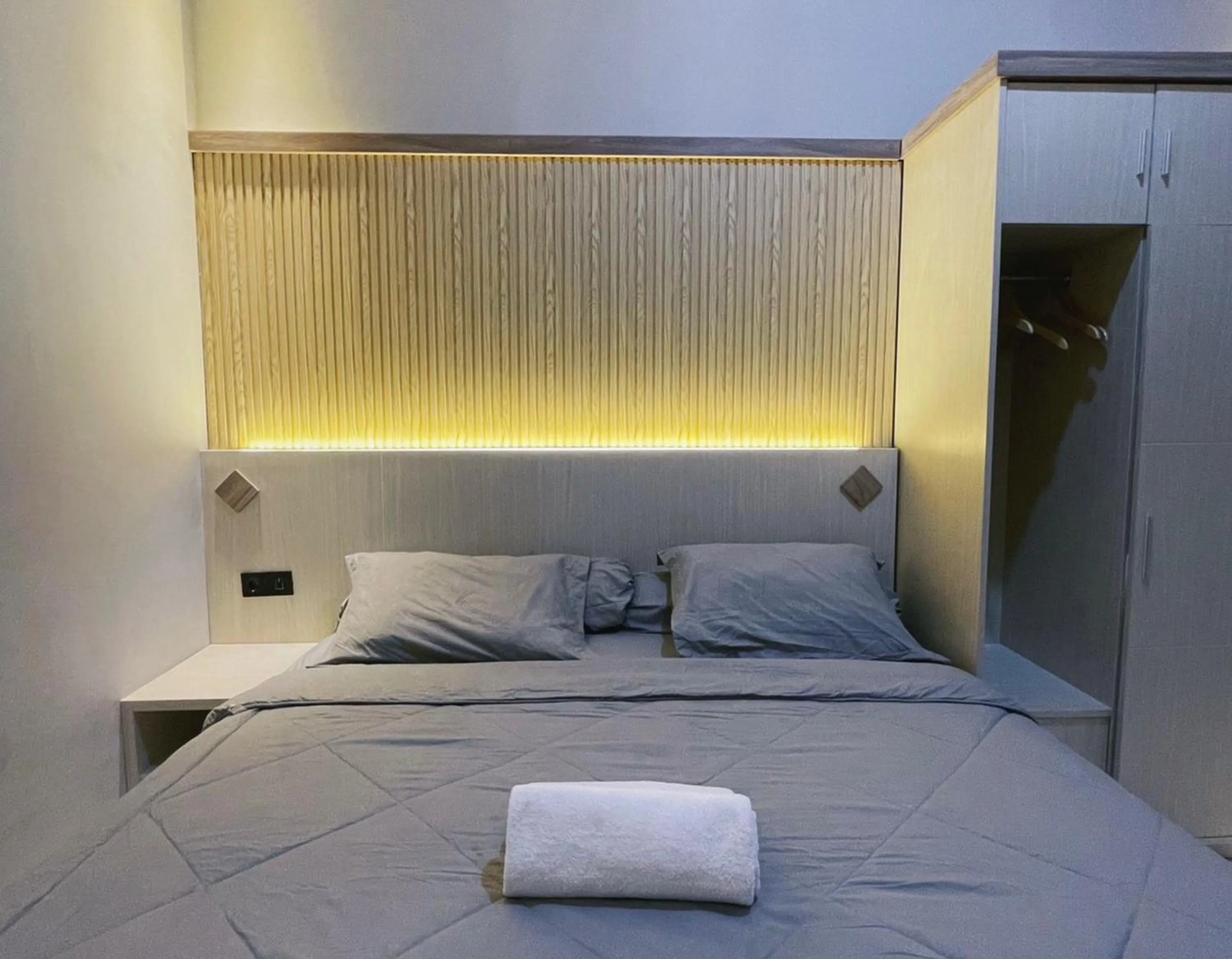 Bedroom, Bed in Urbanview Hotel Wollangi Syariah Panakkukang Makassar