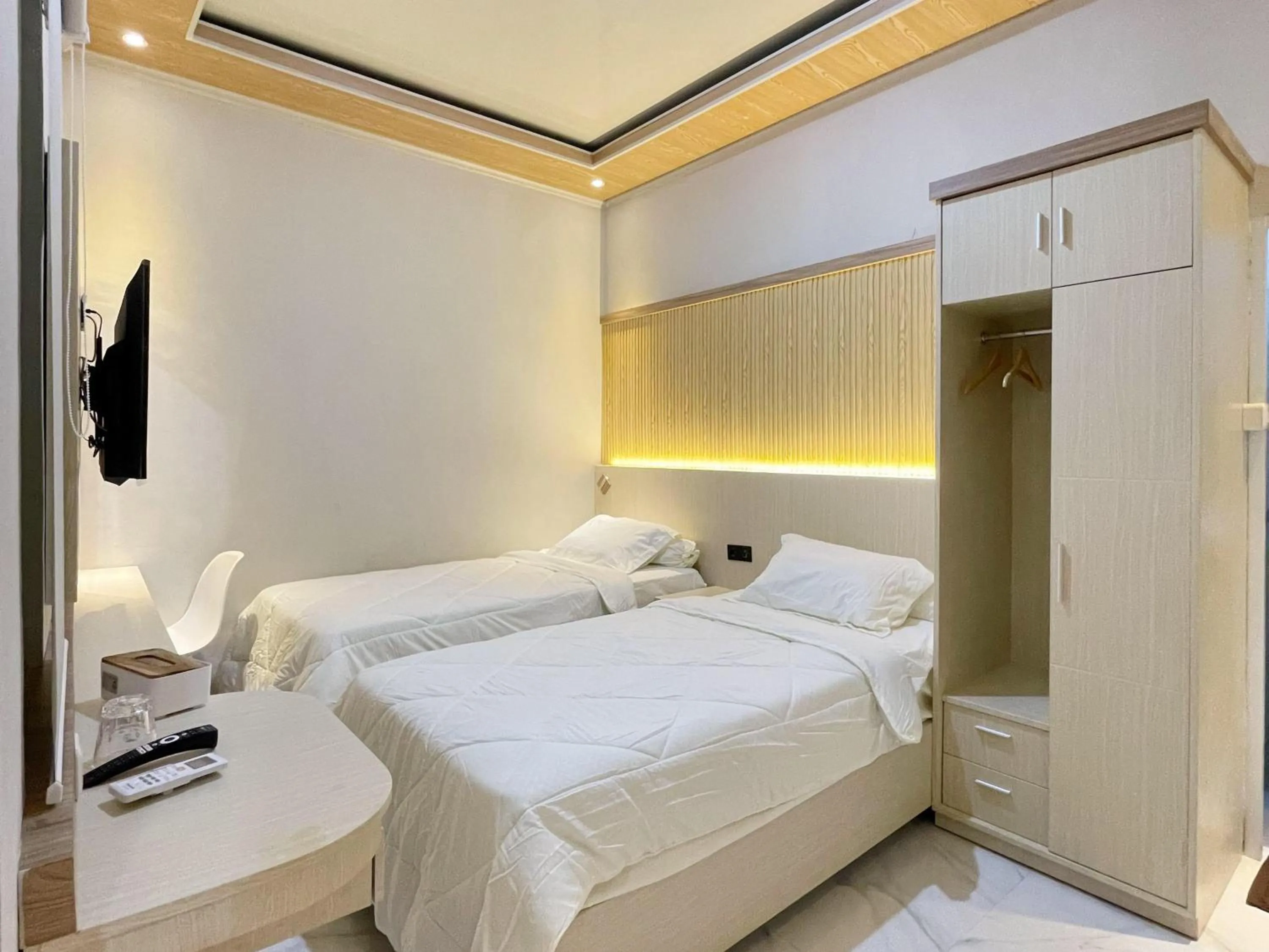 Bedroom, Bed in Urbanview Hotel Wollangi Syariah Panakkukang Makassar