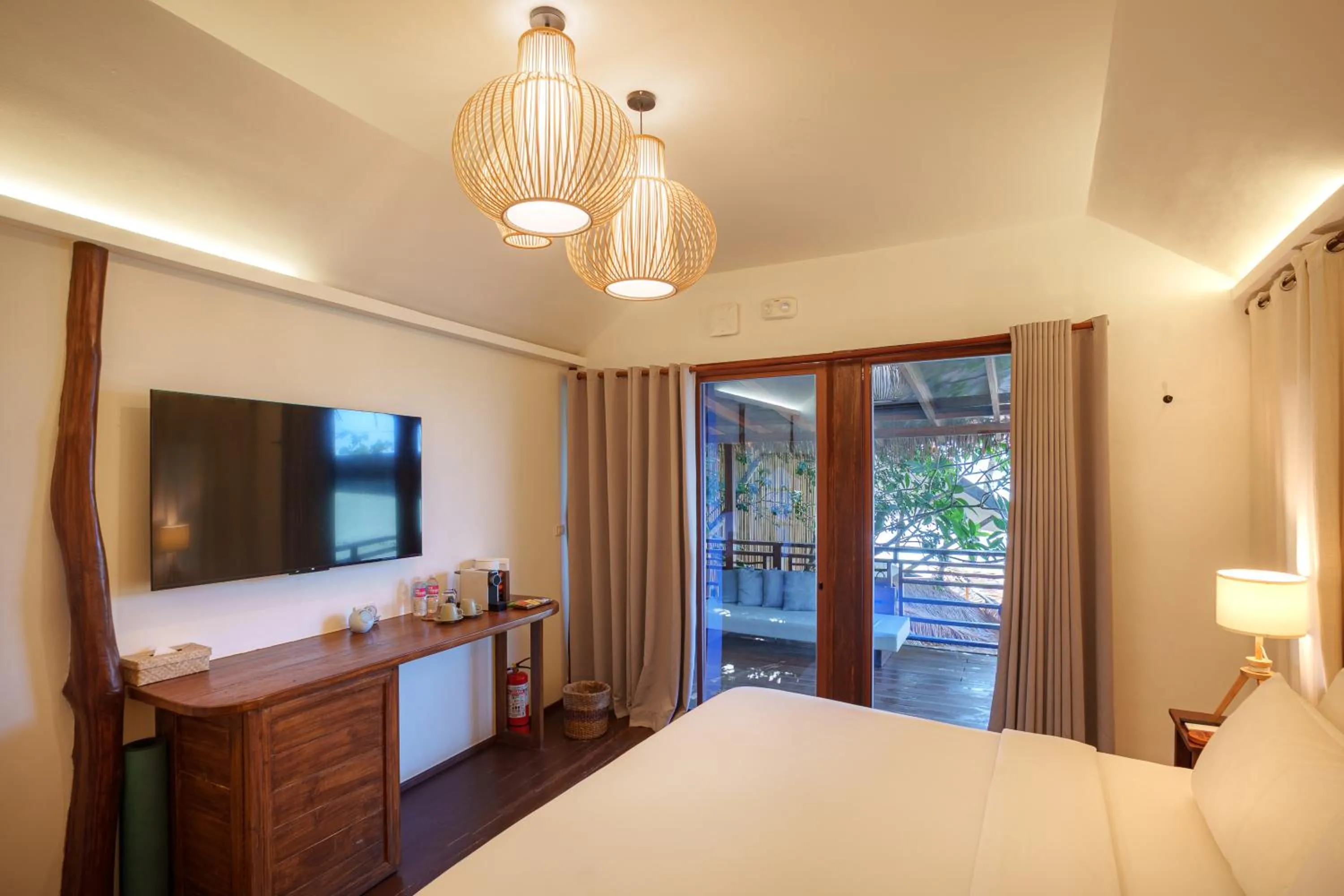 View (from property/room), Bed in Morgan Villas