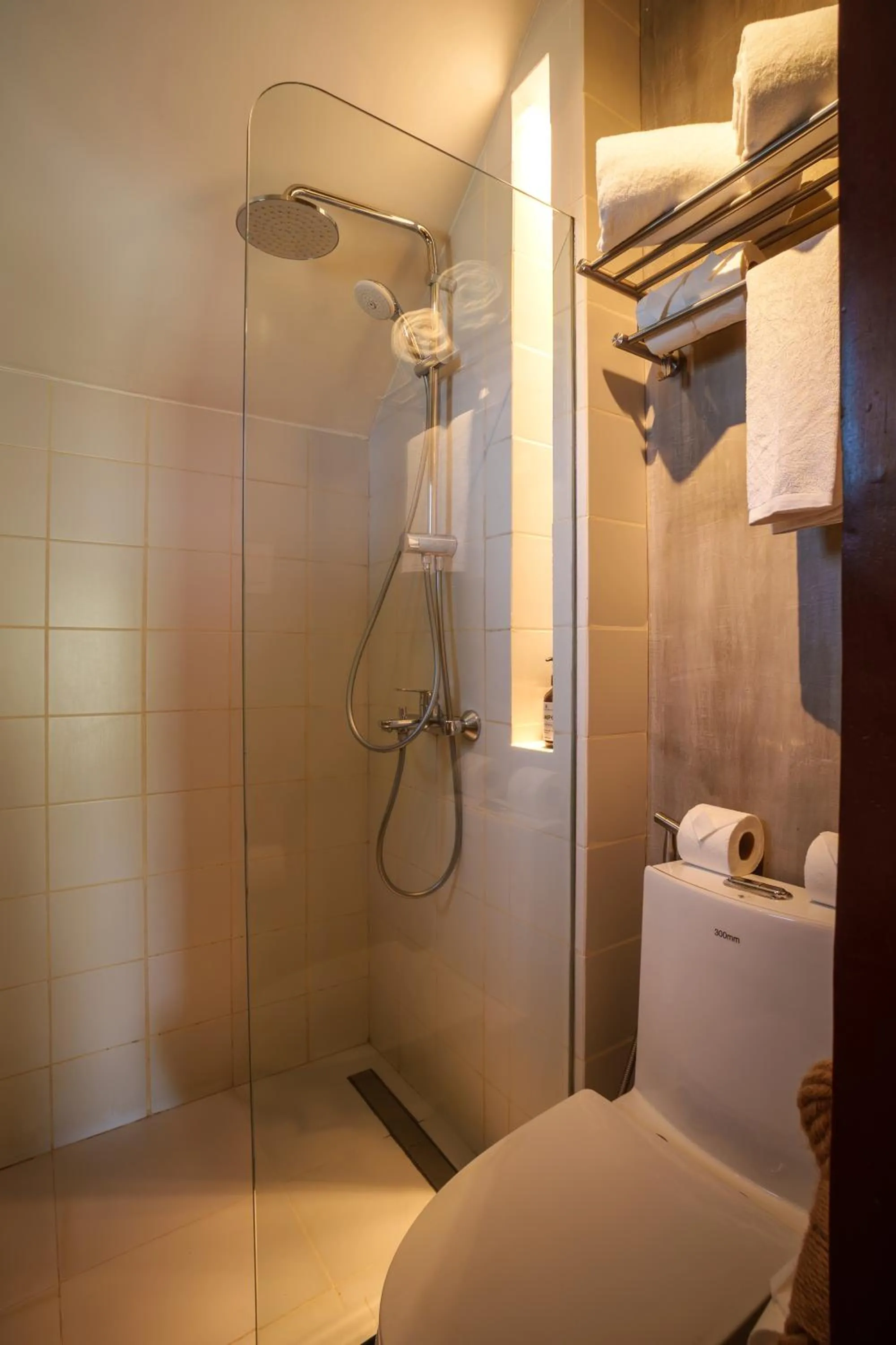 Shower in Morgan Villas