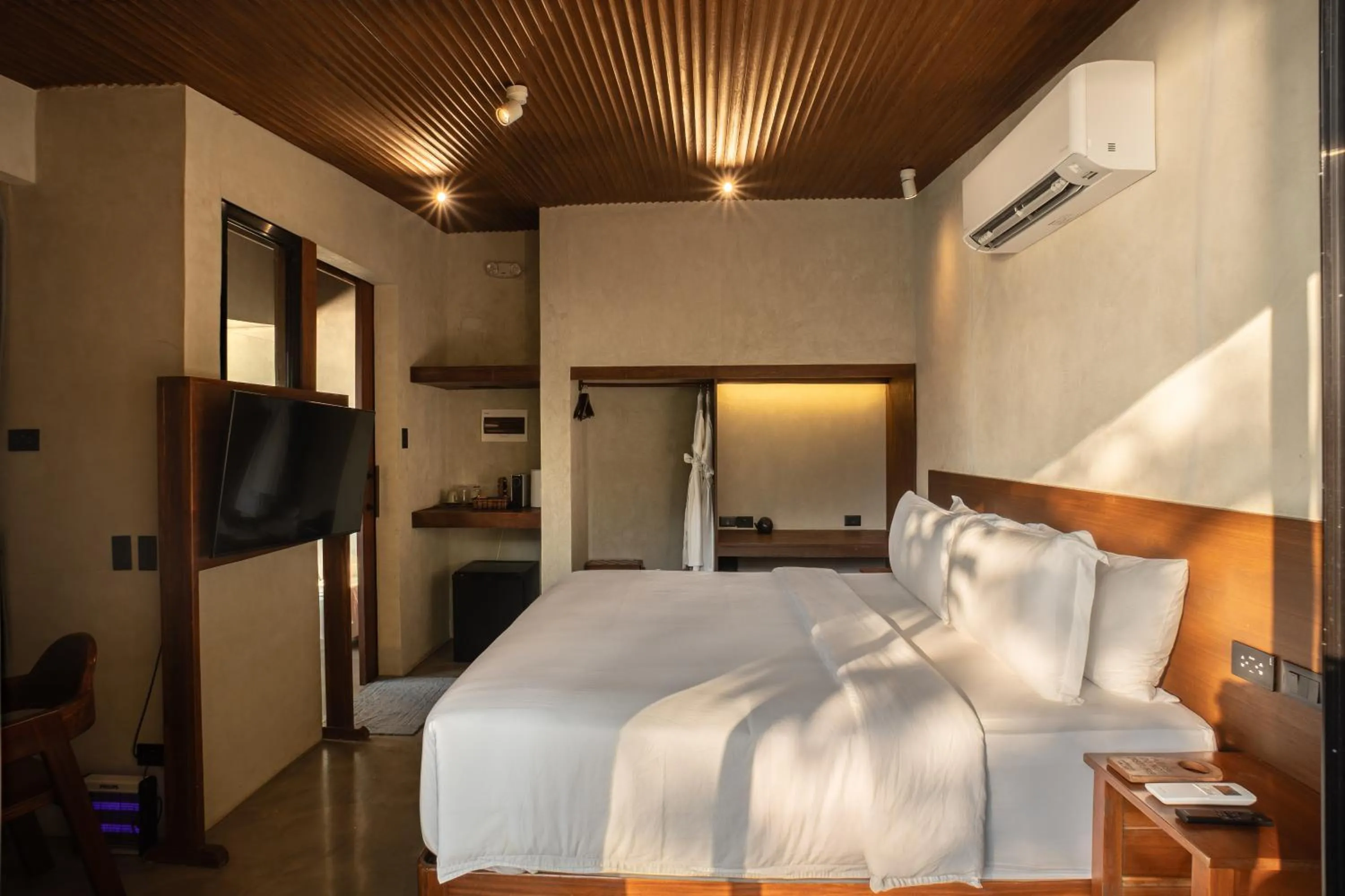 Bedroom, Bed in Morgan Villas