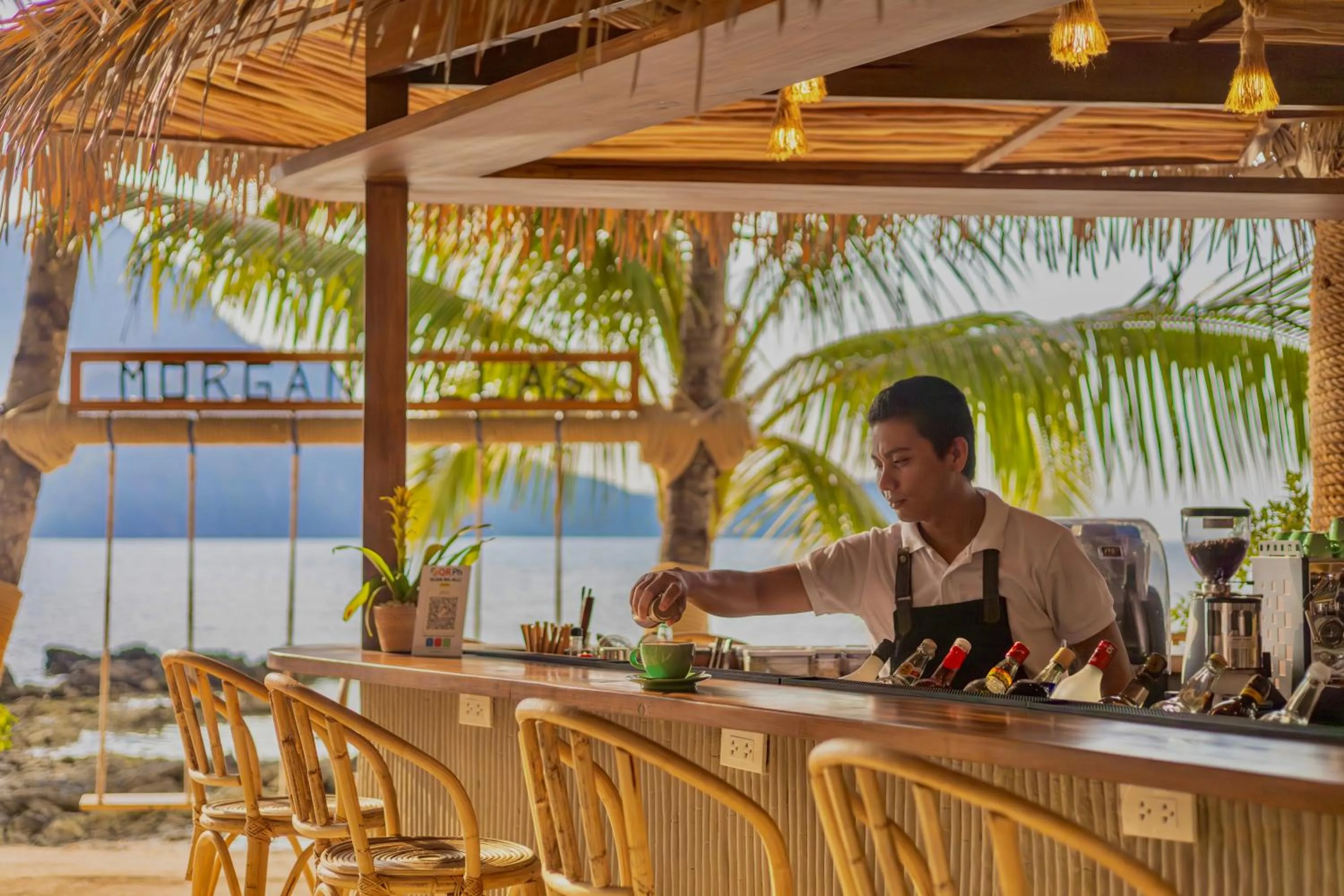 Restaurant/places to eat in Morgan Villas